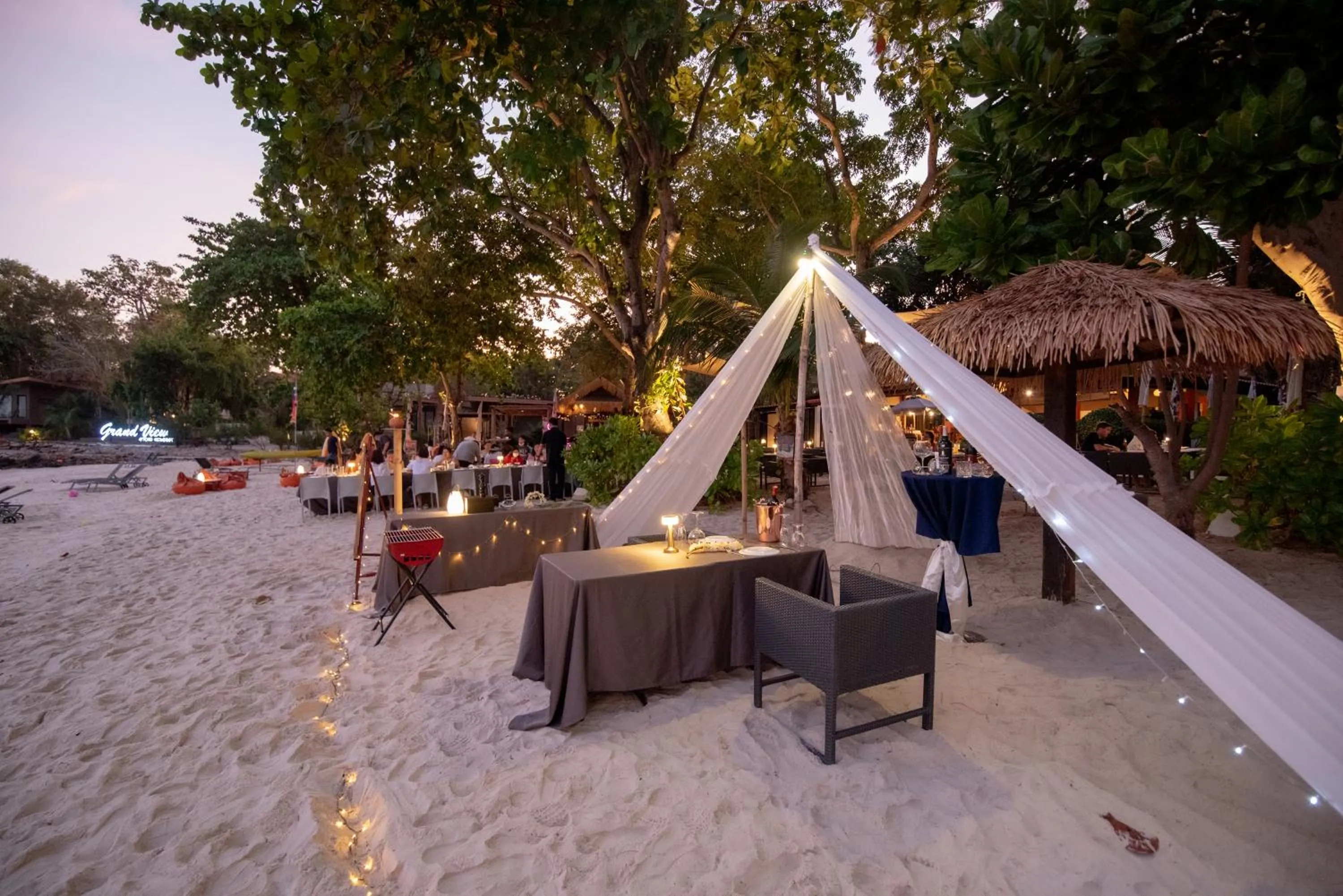 People in Samed Tropical Resort