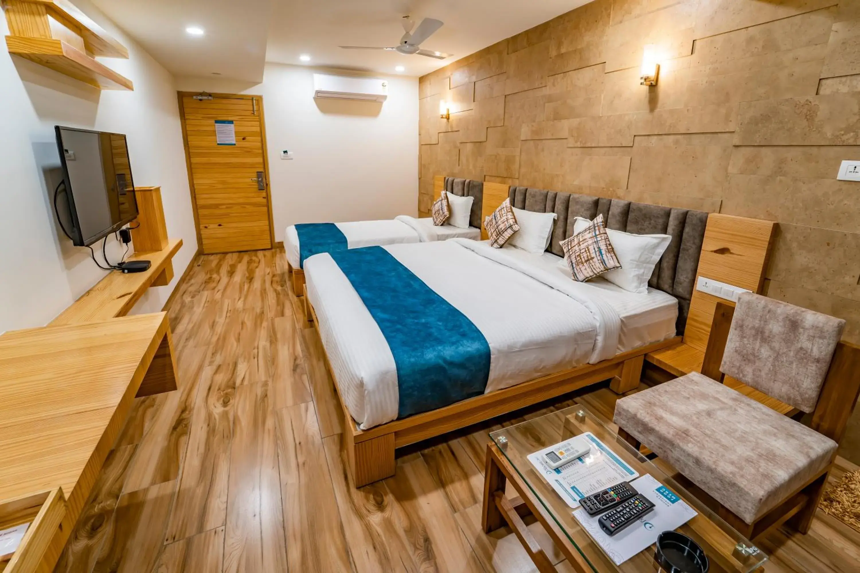 Triple Room in Hotel Pleasant Lake Triple Room in Hotel Pleasant Lake