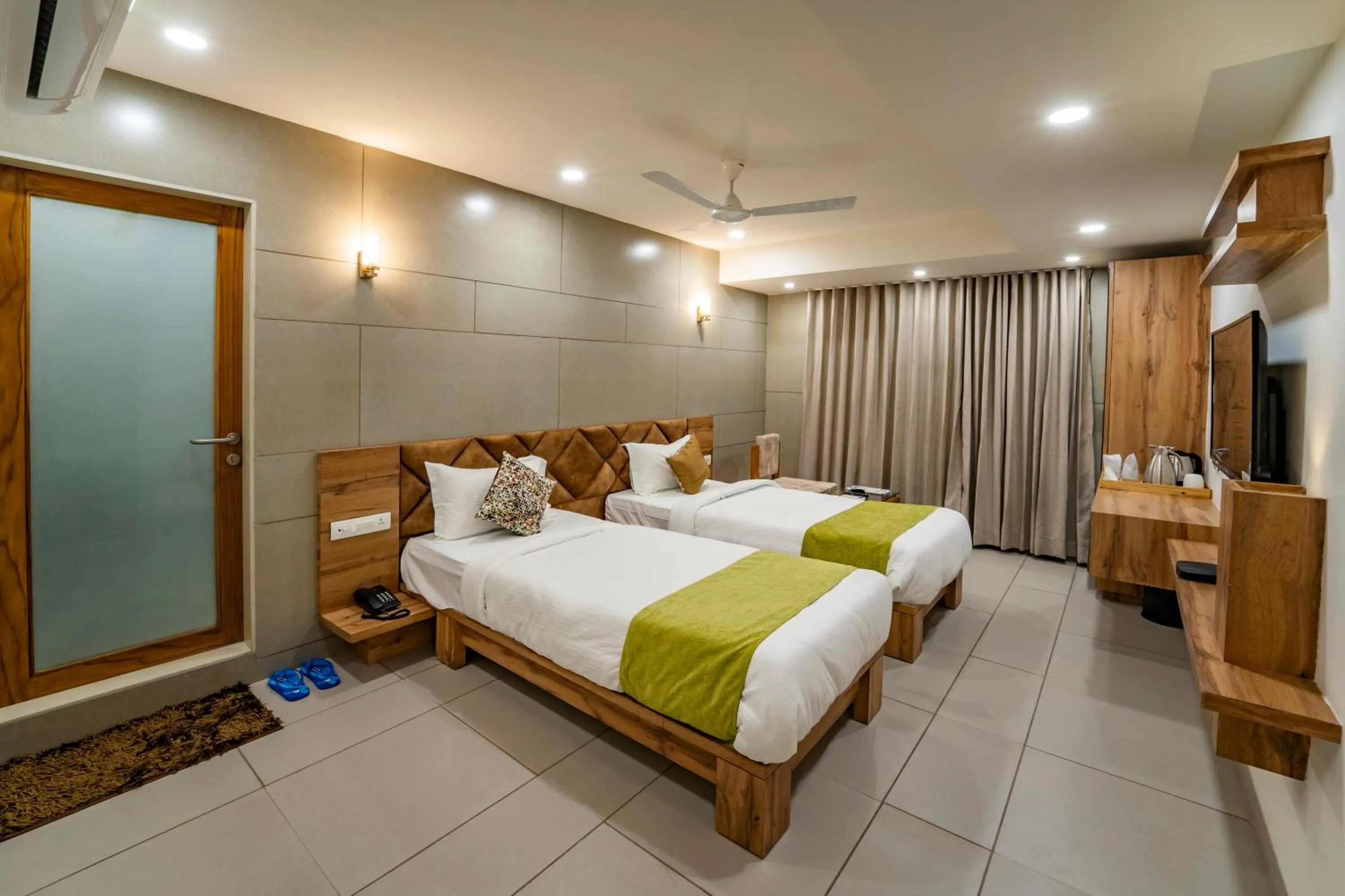 Bed in Hotel Pleasant Lake