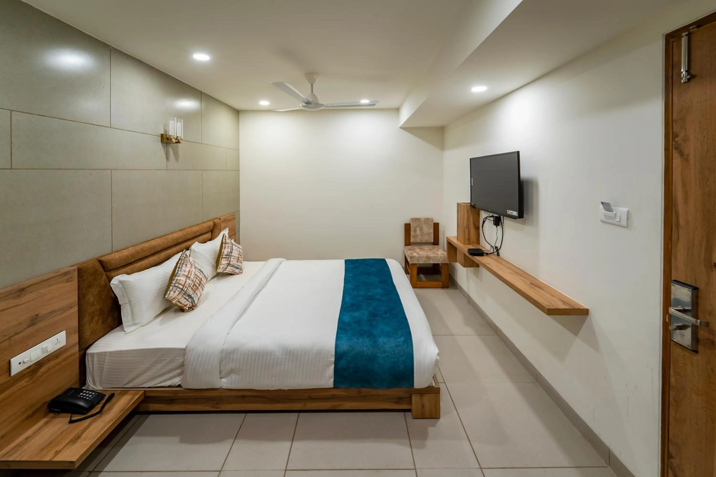 Bed in Hotel Pleasant Lake