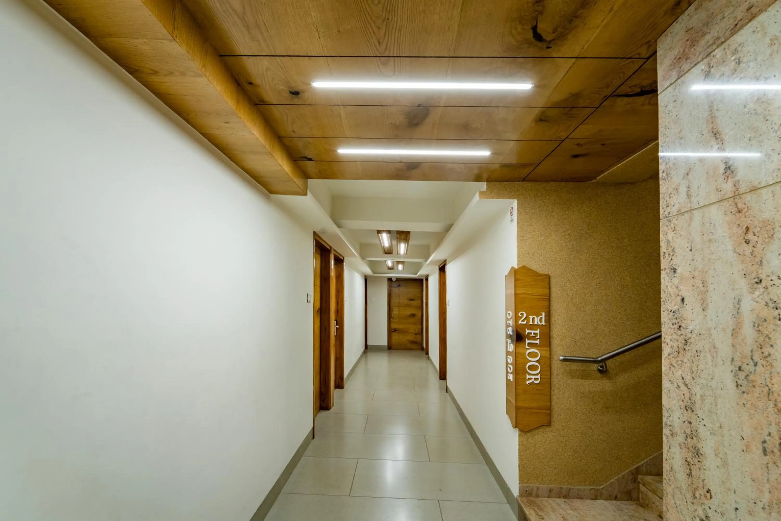 elevator in Hotel Pleasant Lake