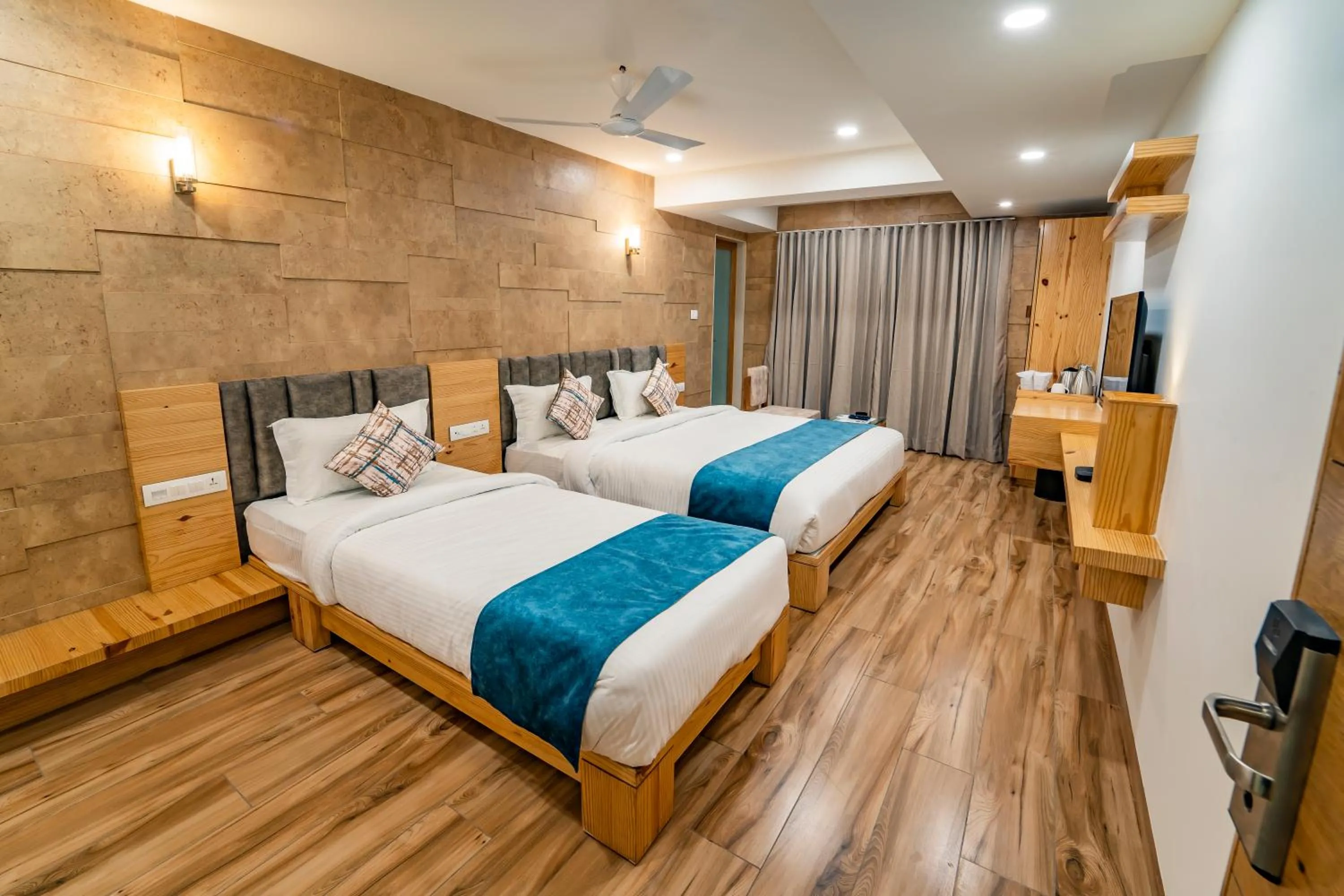 Bed in Hotel Pleasant Lake