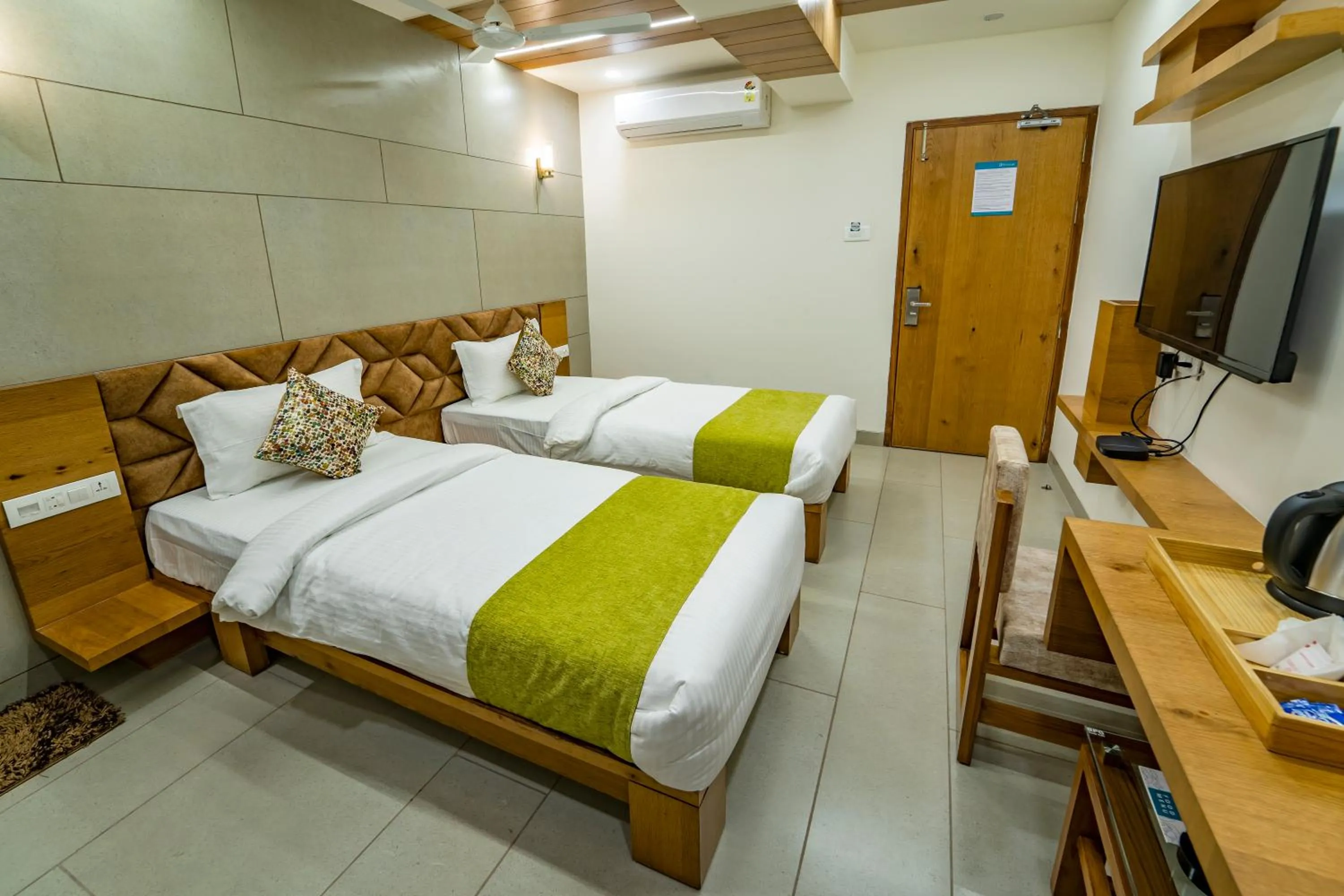 Bed in Hotel Pleasant Lake