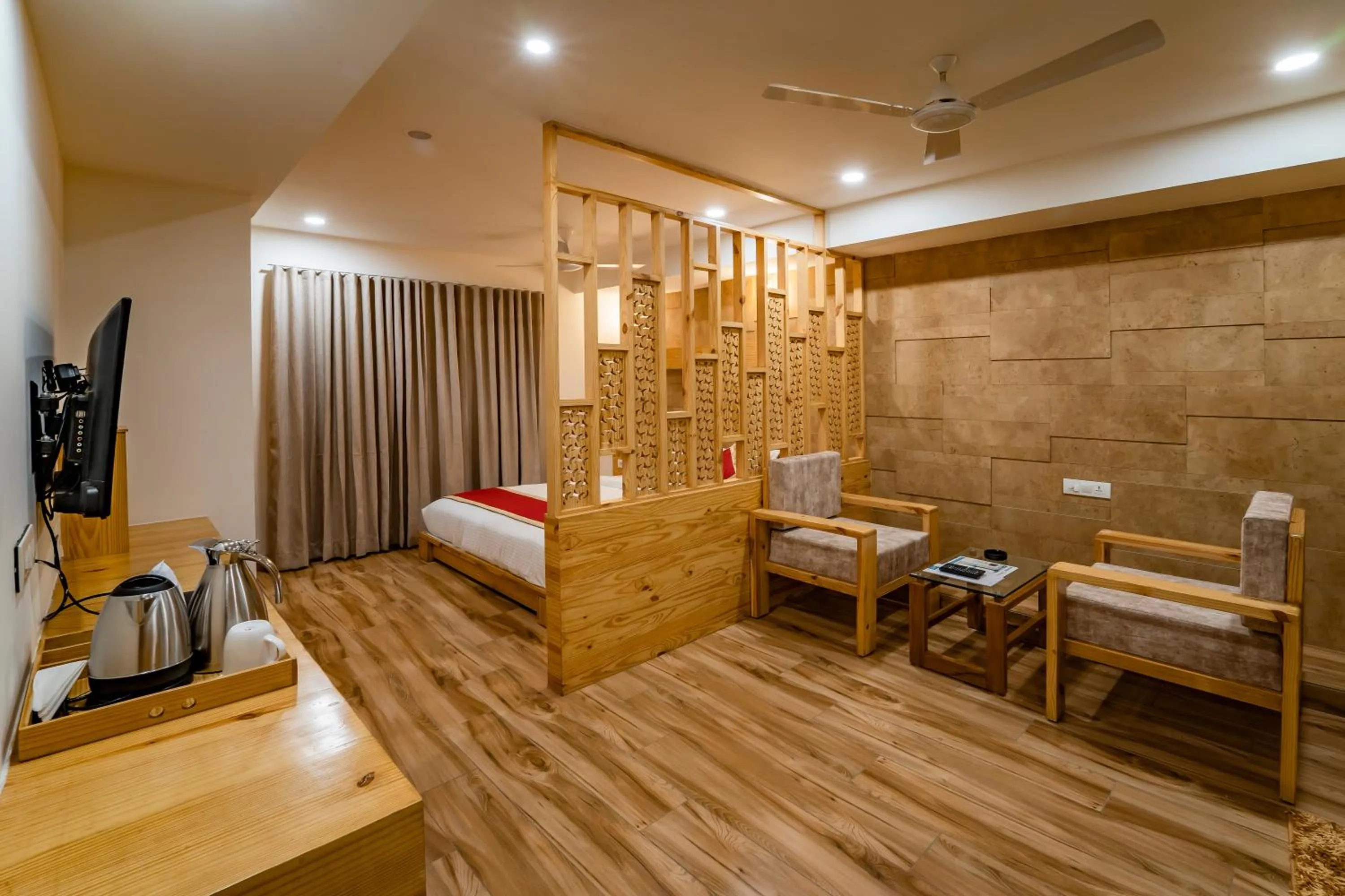 Bed in Hotel Pleasant Lake