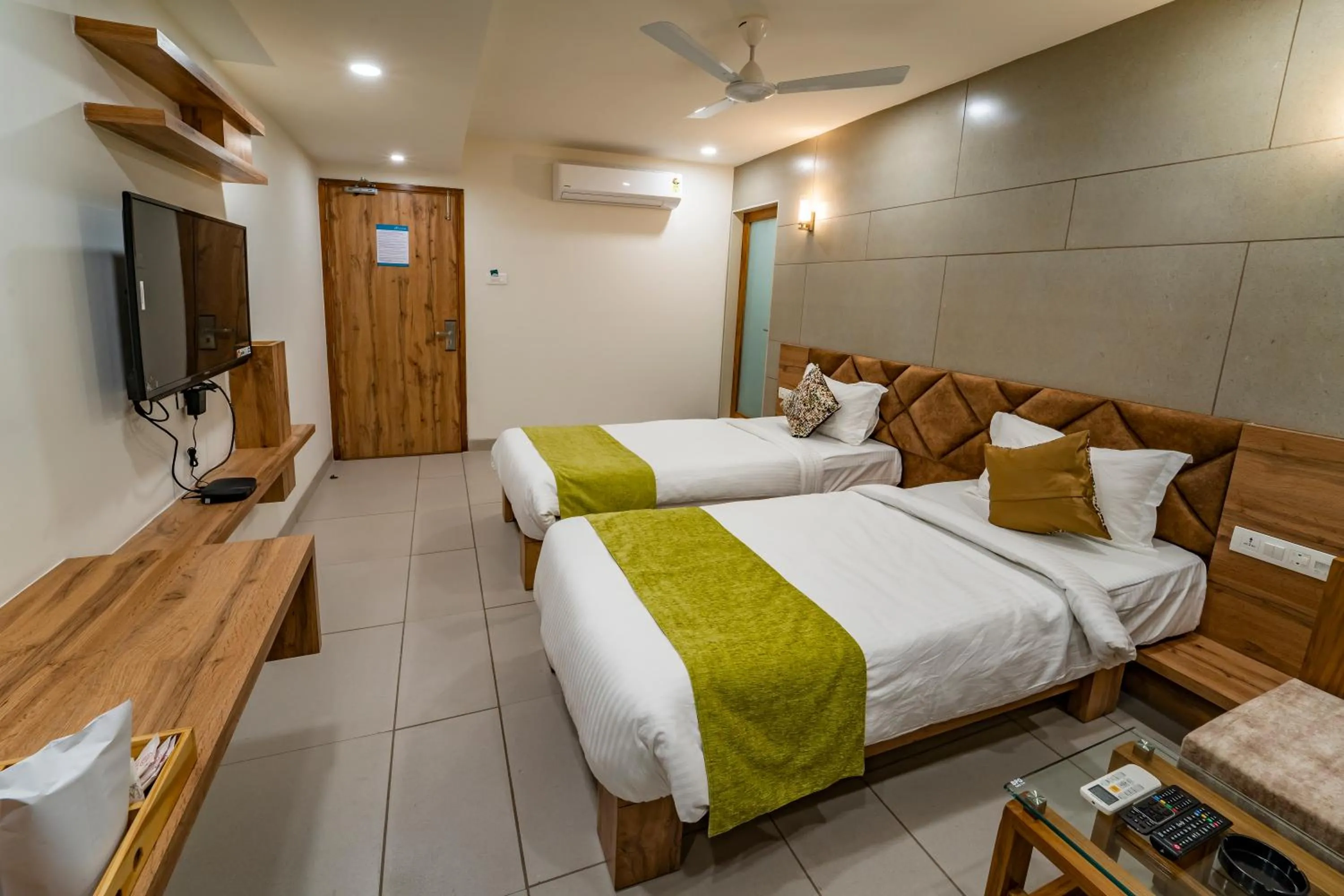 Bed in Hotel Pleasant Lake