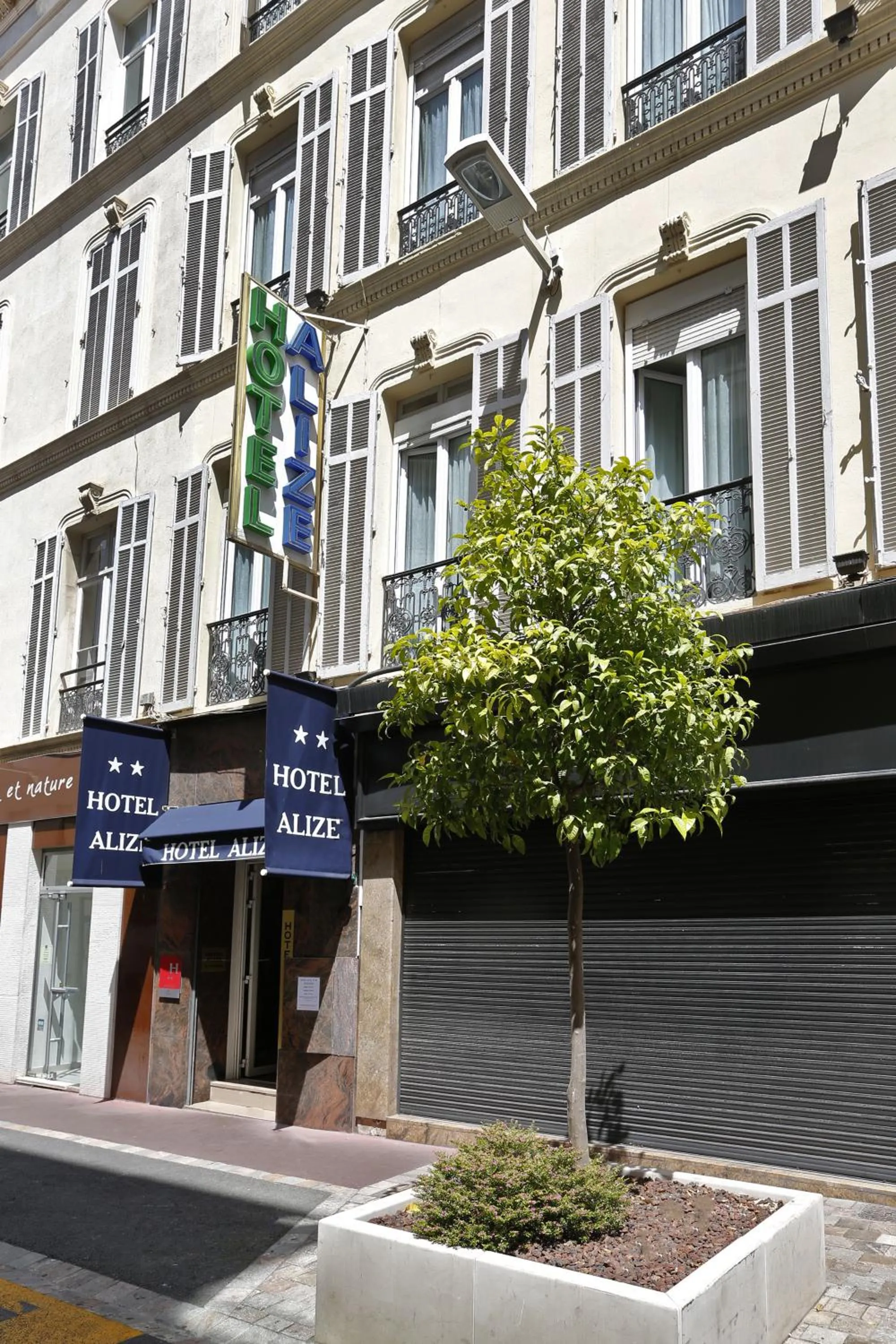 Facade/entrance in Hôtel Alizé