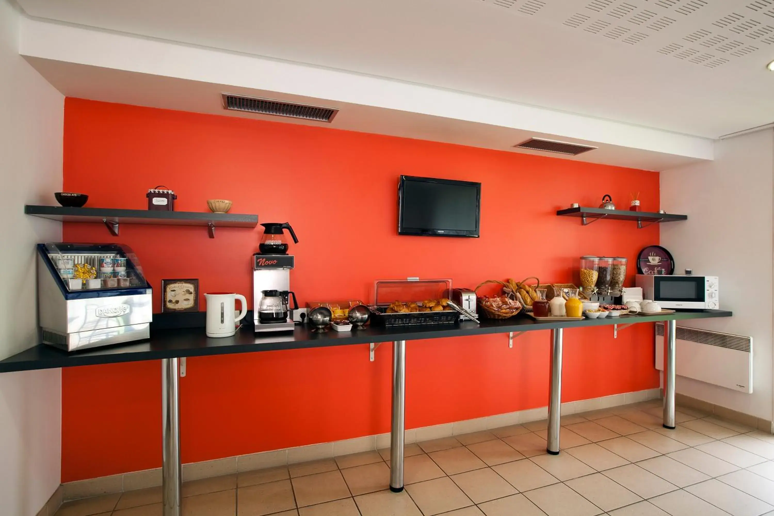 Restaurant/places to eat in Séjours & Affaires Paris Ivry Restaurant/places to eat in Séjours & Affaires Paris Ivry