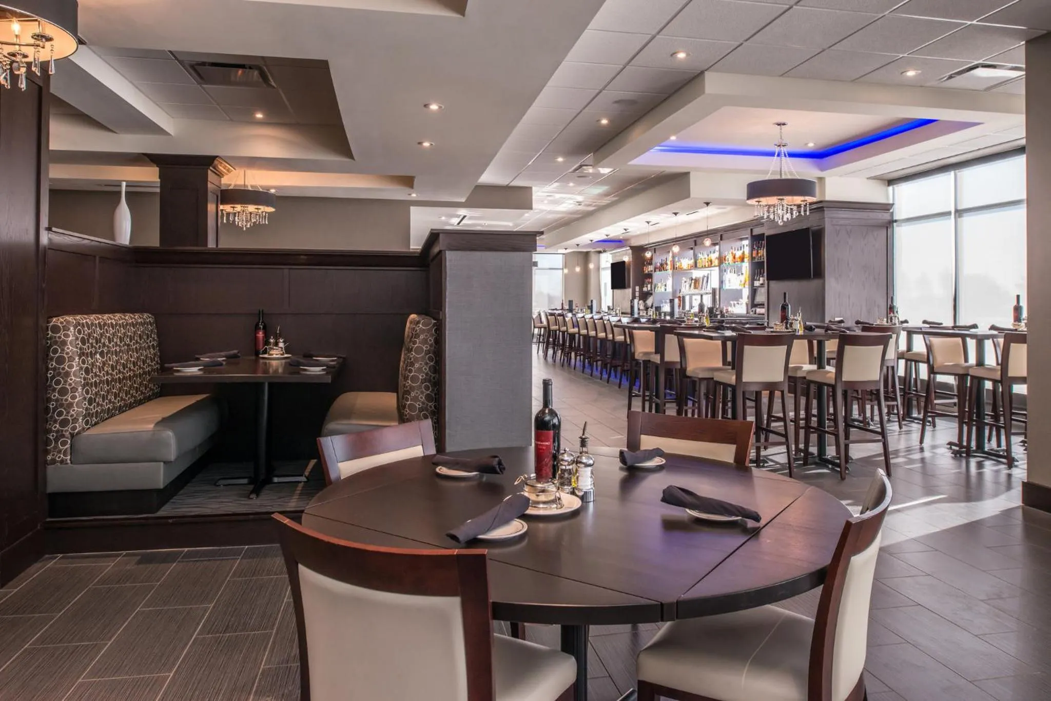 Restaurant/places to eat in Holiday Inn Detroit Northwest - Livonia by IHG