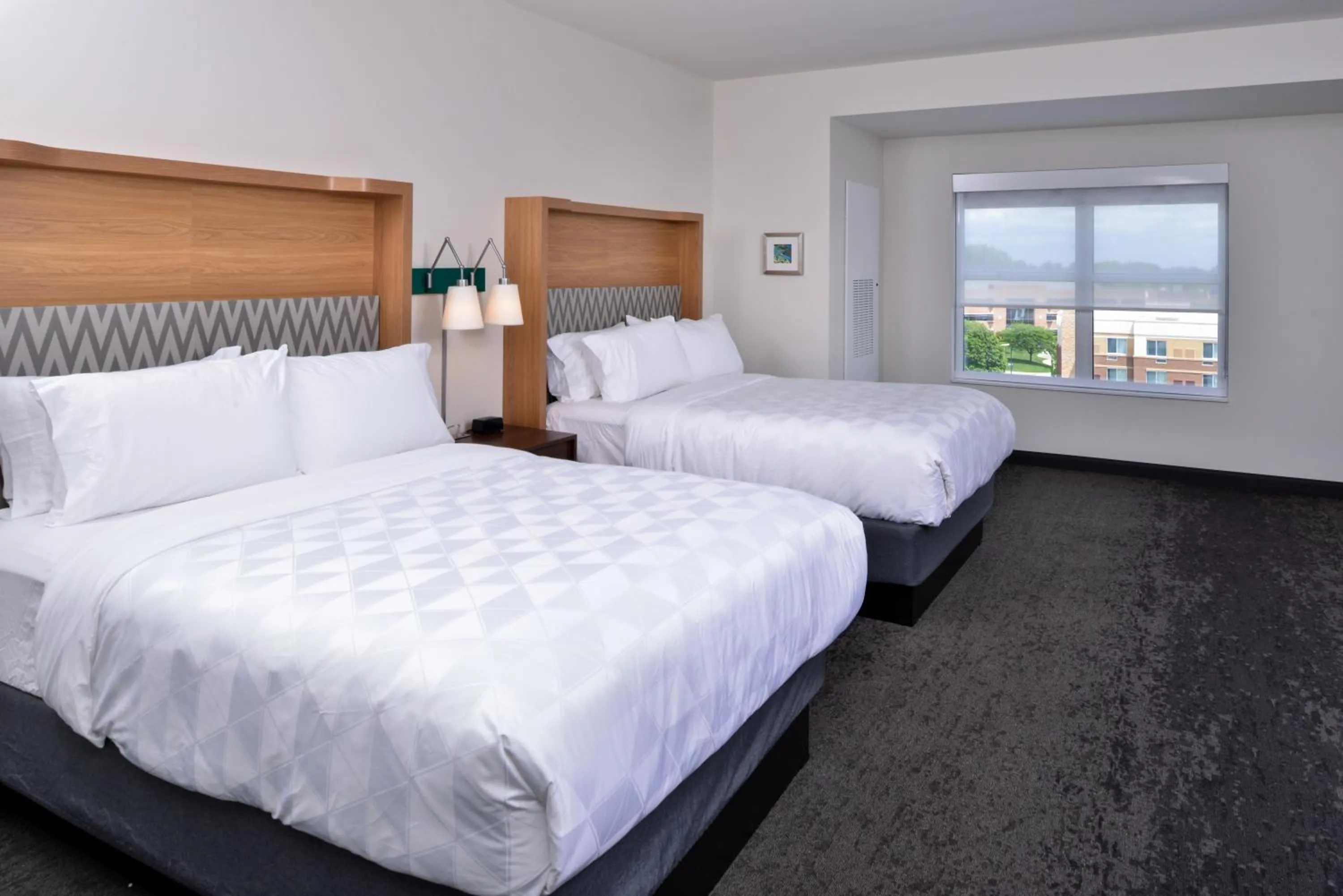 Bedroom, Bed in Holiday Inn Detroit Northwest - Livonia by IHG