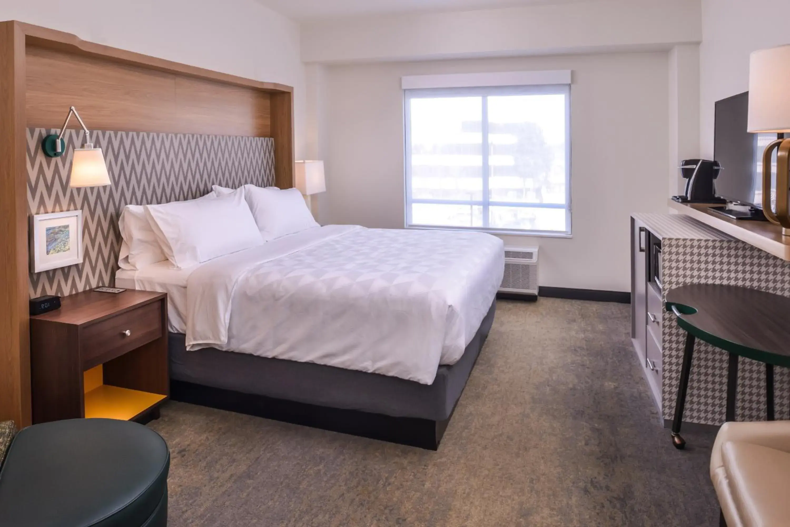 King Room - Hearing Accessible in Holiday Inn Detroit Northwest - Livonia by IHG King Room - Hearing Accessible in Holiday Inn Detroit Northwest - Livonia by IHG