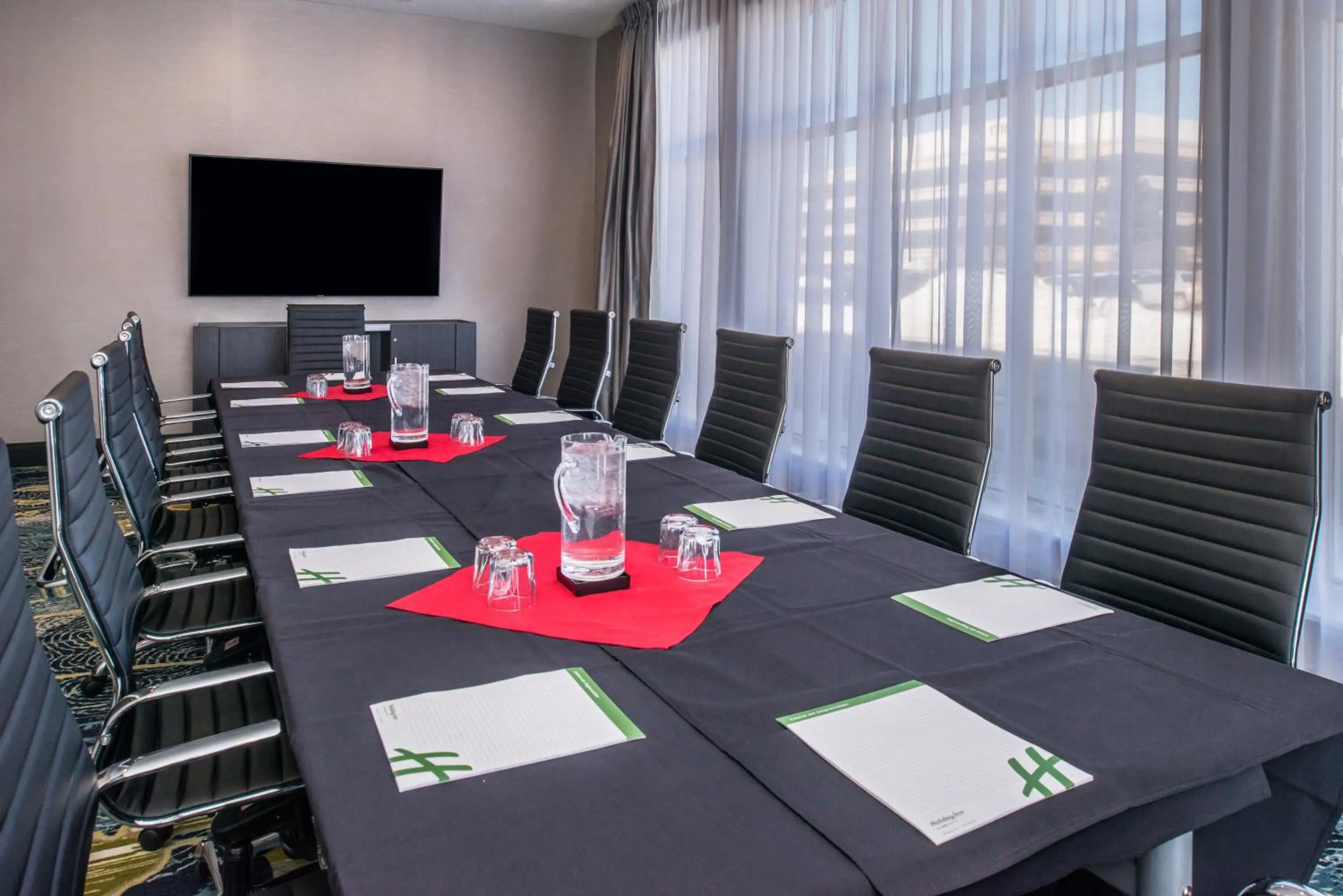 Meeting/conference room in Holiday Inn Detroit Northwest - Livonia by IHG