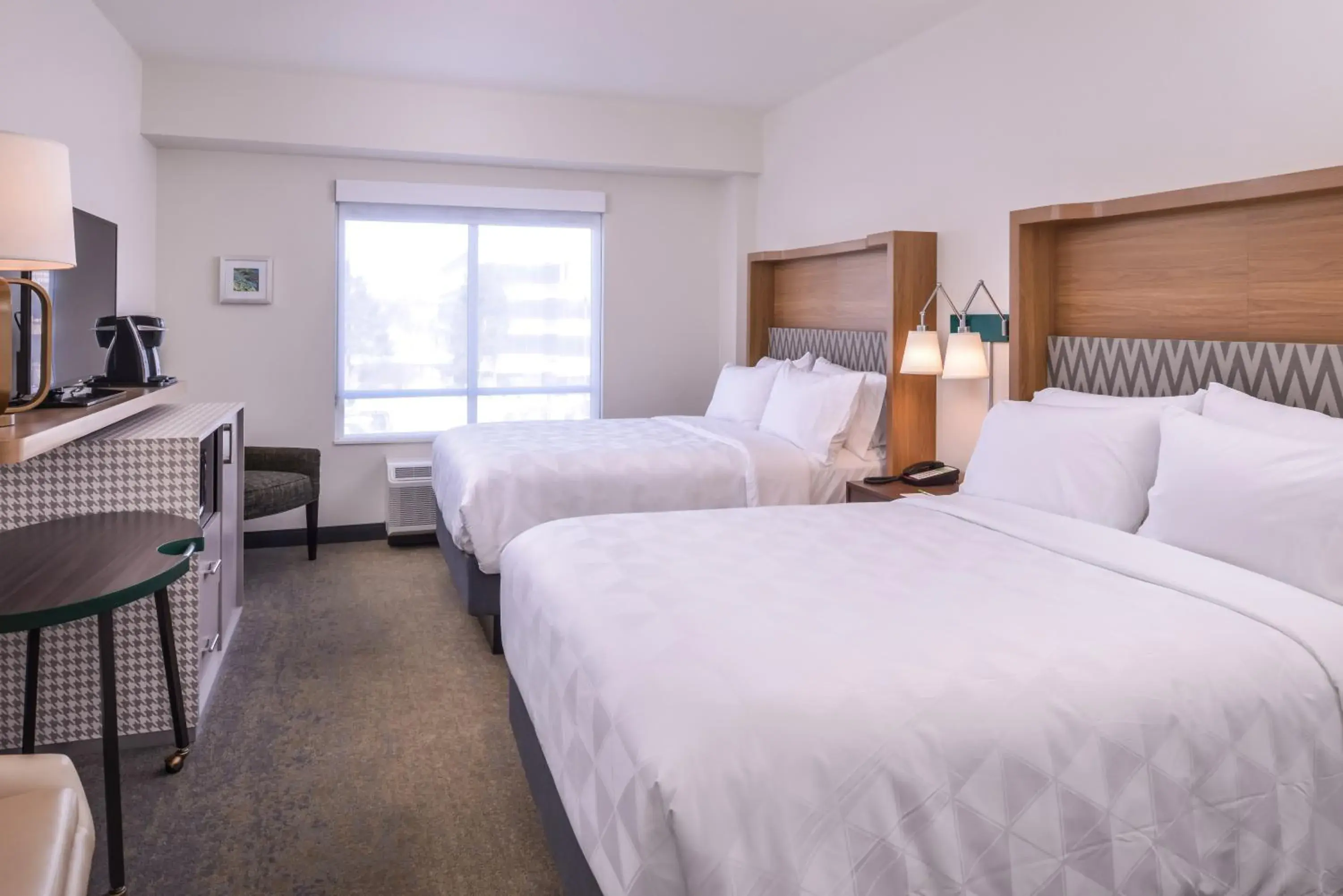Queen Room with Two Queen Beds - Hearing Accessible/Non-Smoking in Holiday Inn Detroit Northwest - Livonia by IHG Queen Room with Two Queen Beds - Hearing Accessible/Non-Smoking in Holiday Inn Detroit Northwest - Livonia by IHG