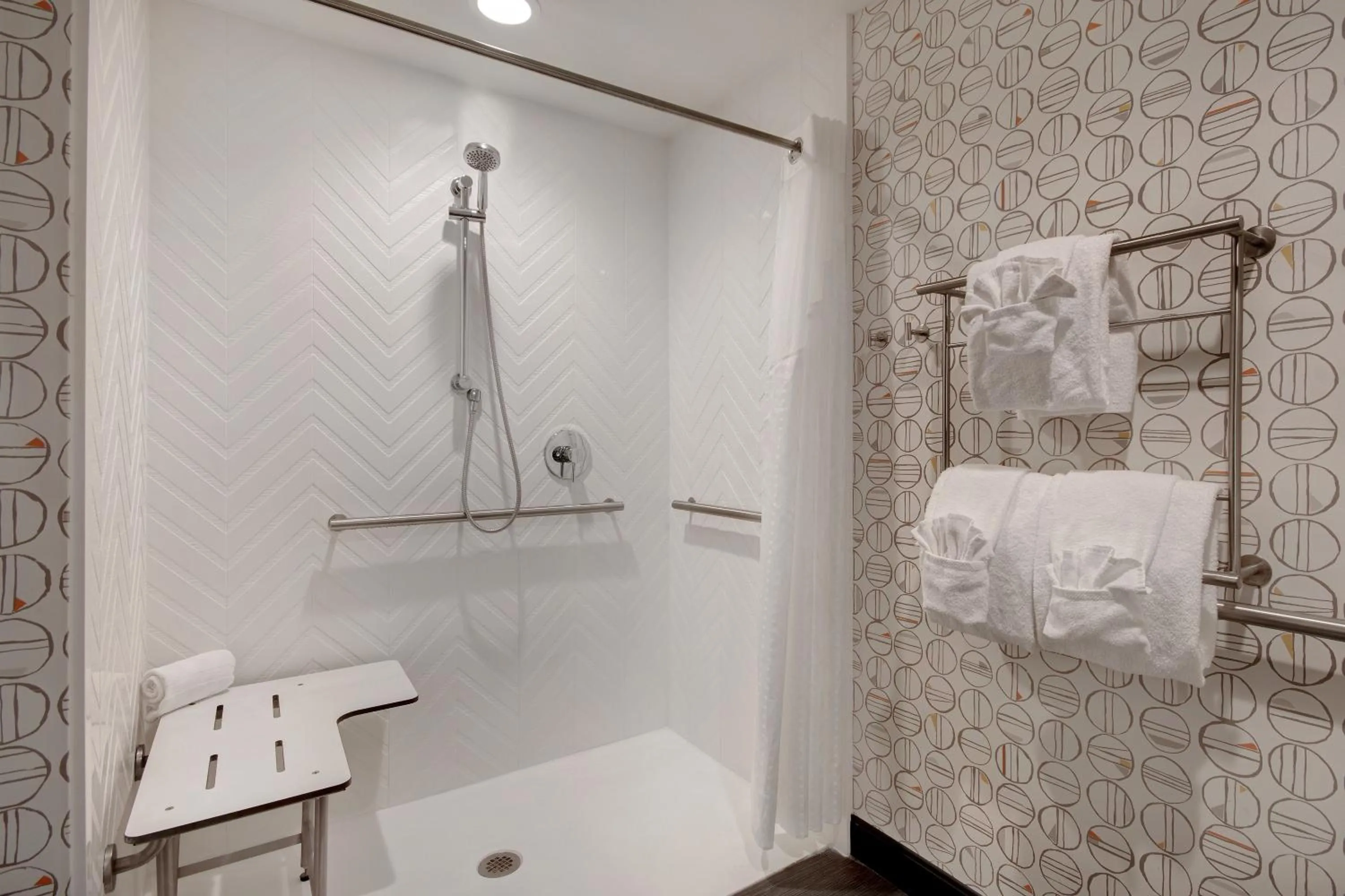 Bathroom in Holiday Inn Detroit Northwest - Livonia by IHG