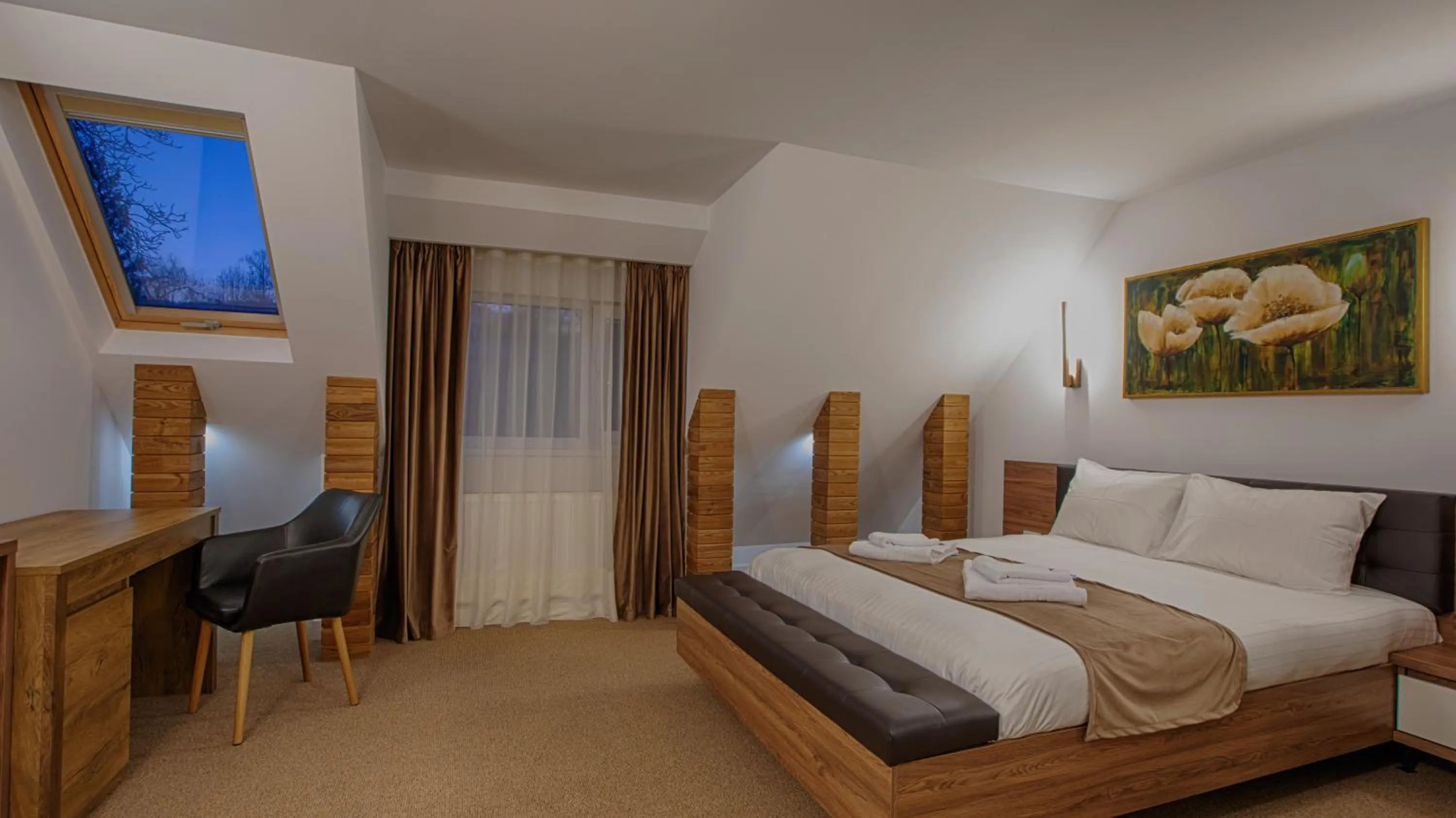 Deluxe King Room - single occupancy in MER Guest House B&B