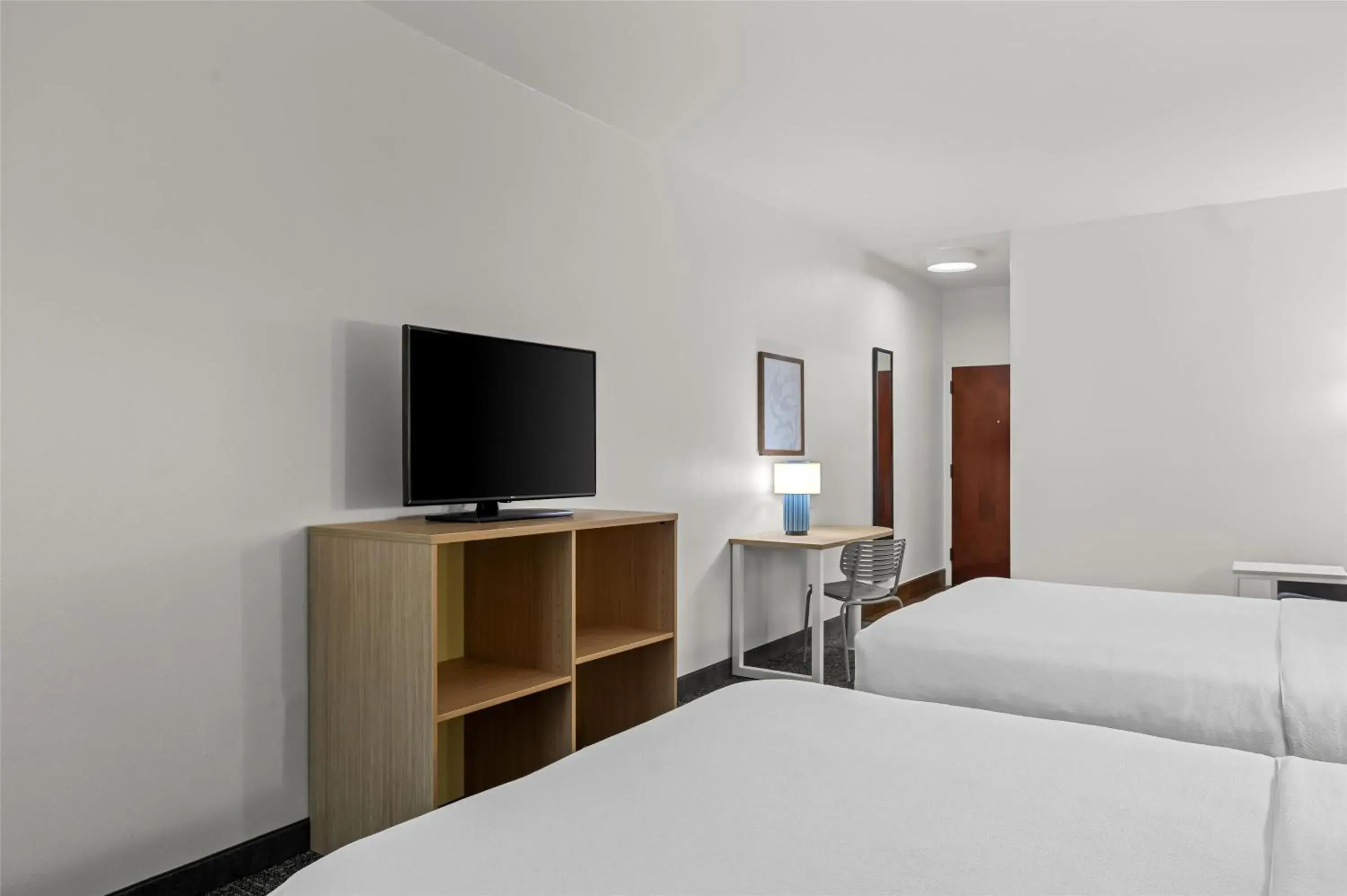 Bed in Spark by Hilton Bluffton Hilton Head Island Bed in Spark by Hilton Bluffton Hilton Head Island