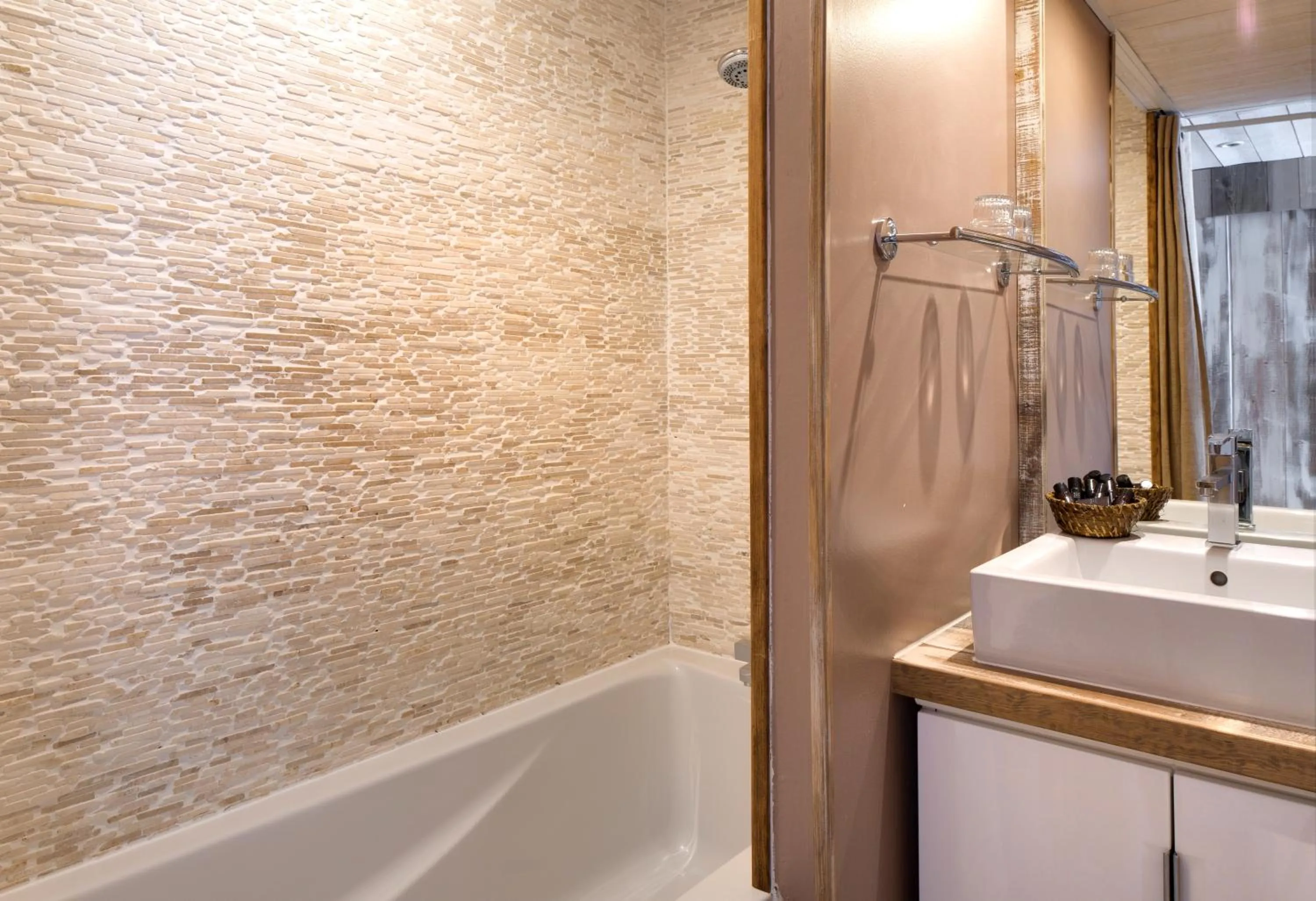 Bath in Vila De La Mar & Spa