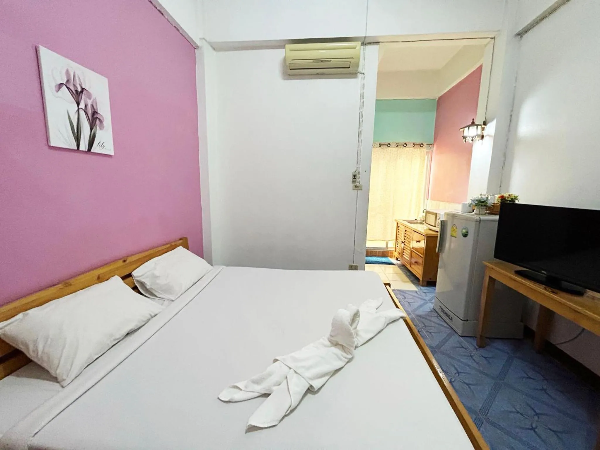 Double Room with Balcony in Apinya Court
