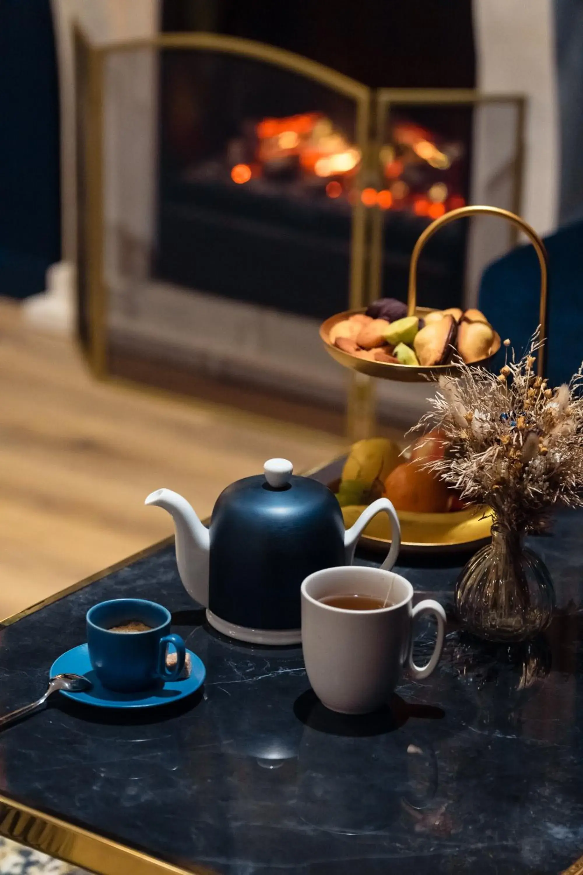 Living room in Hotel Bleu de Grenelle - Tour Eiffel Living room in Hotel Bleu de Grenelle - Tour Eiffel