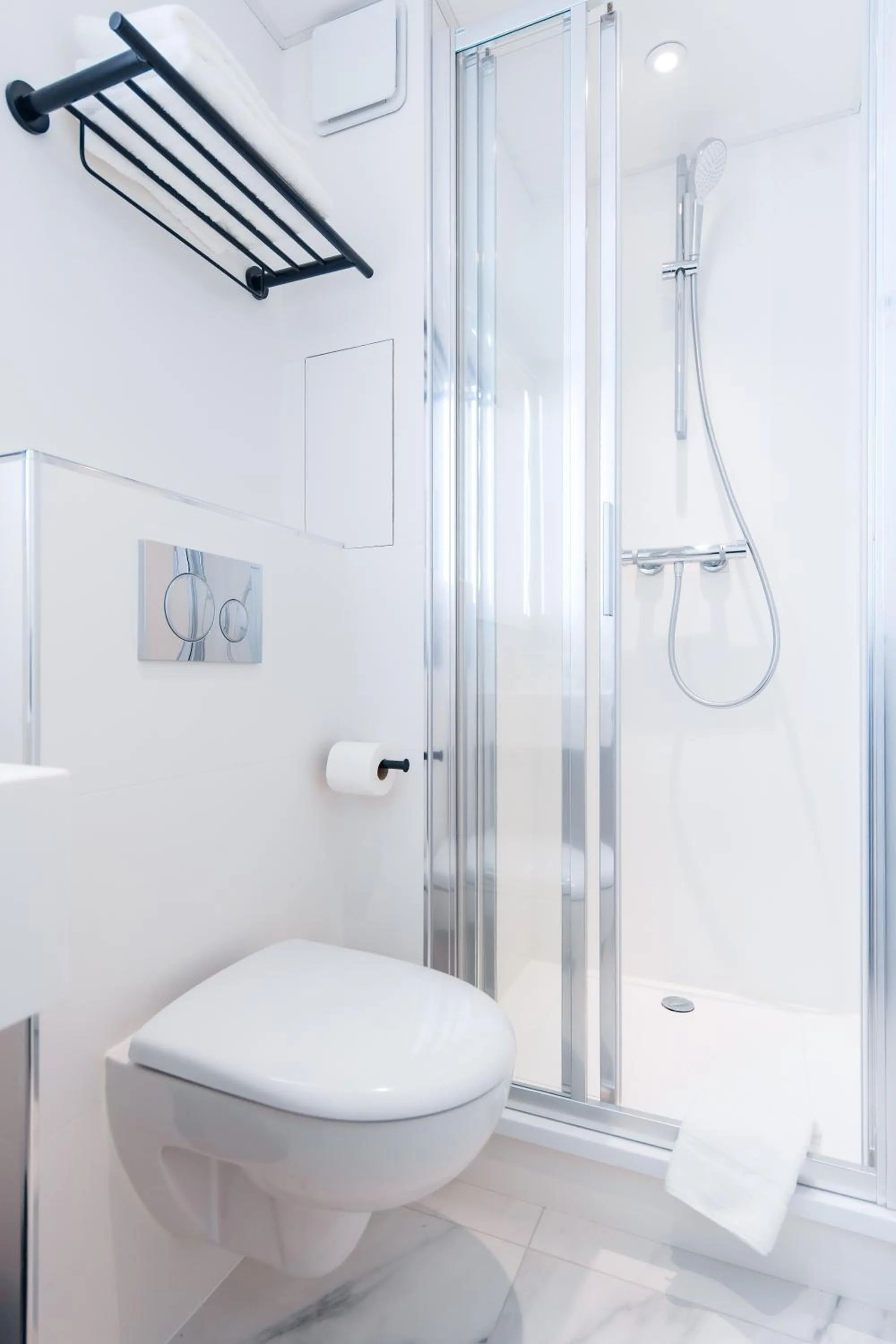 Bathroom in Hotel Bleu de Grenelle - Tour Eiffel