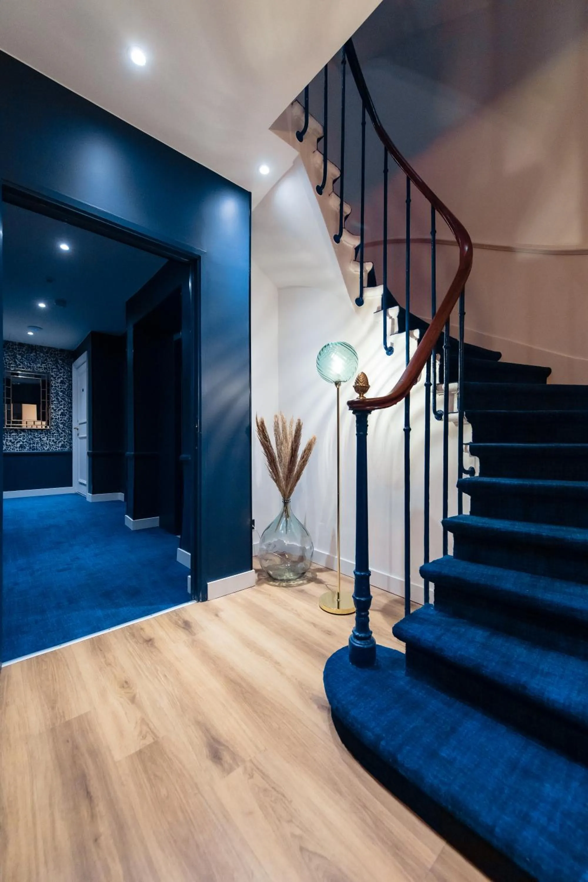 Decorative detail in Hotel Bleu de Grenelle - Tour Eiffel