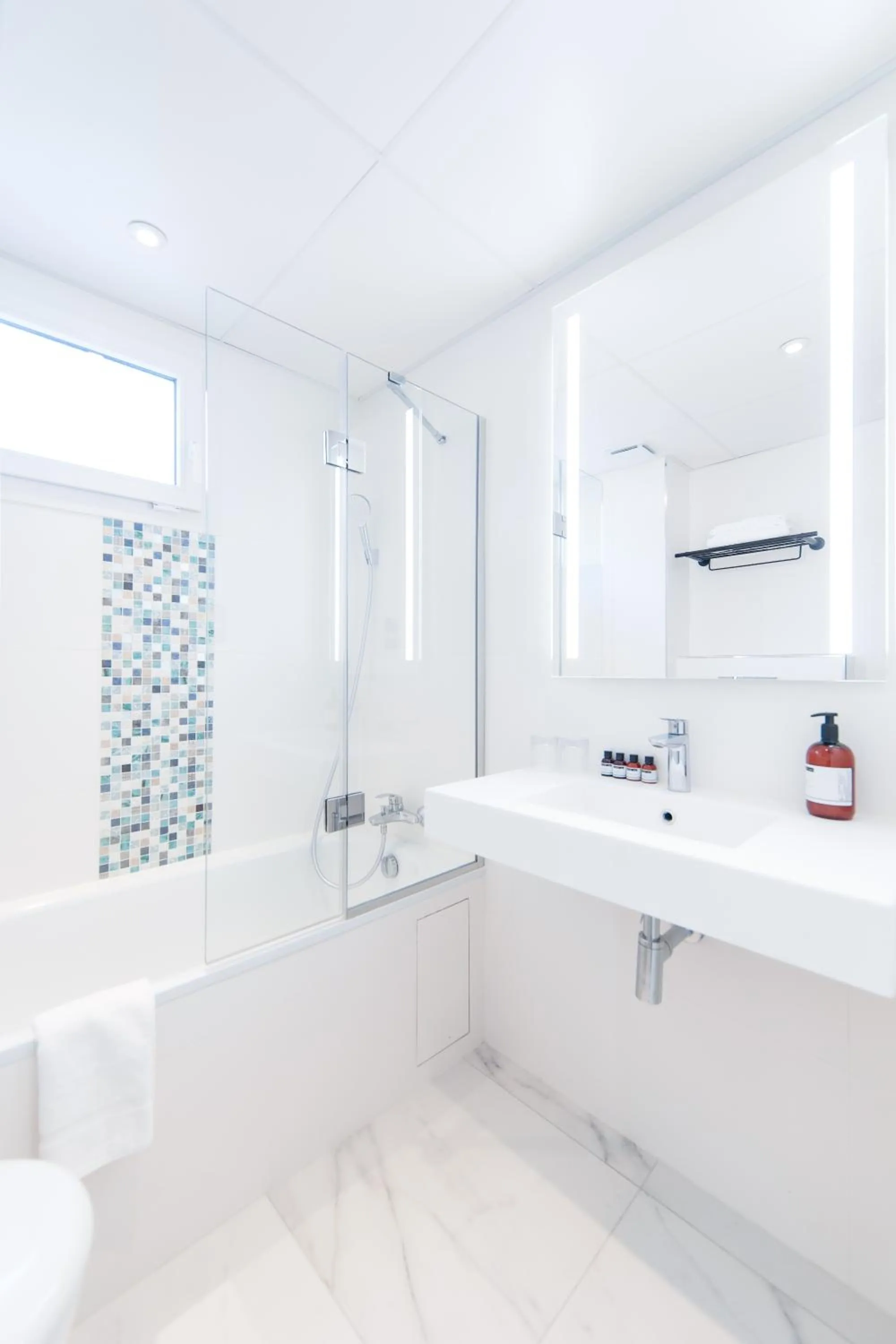 Bathroom in Hotel Bleu de Grenelle - Tour Eiffel