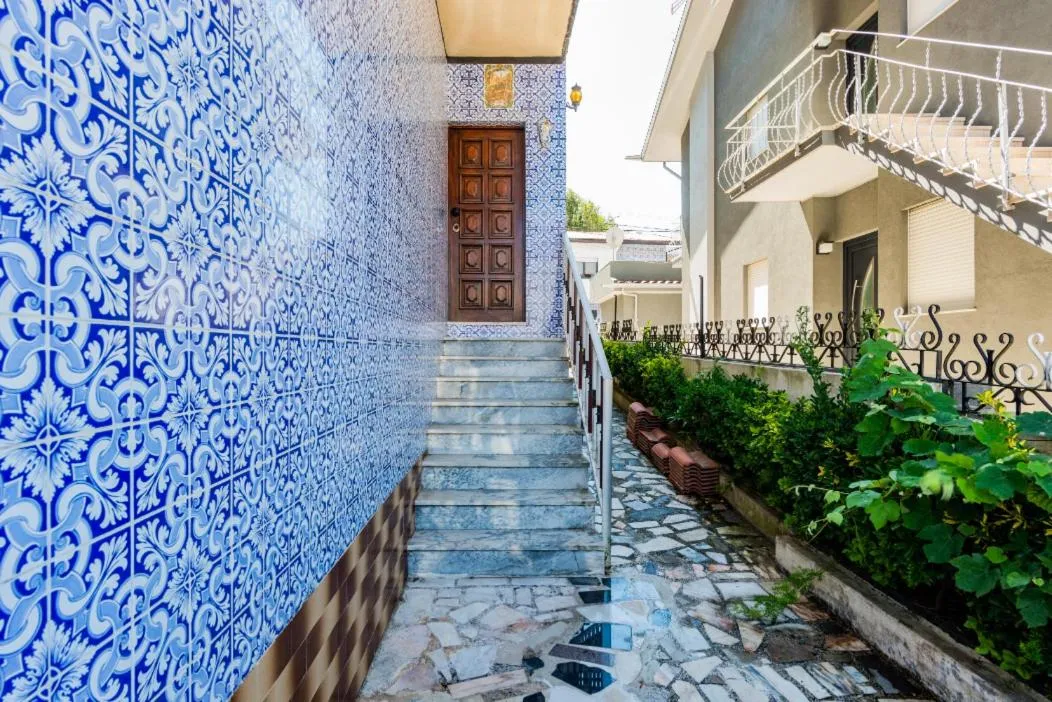 Property building in Casa dos Azulejos