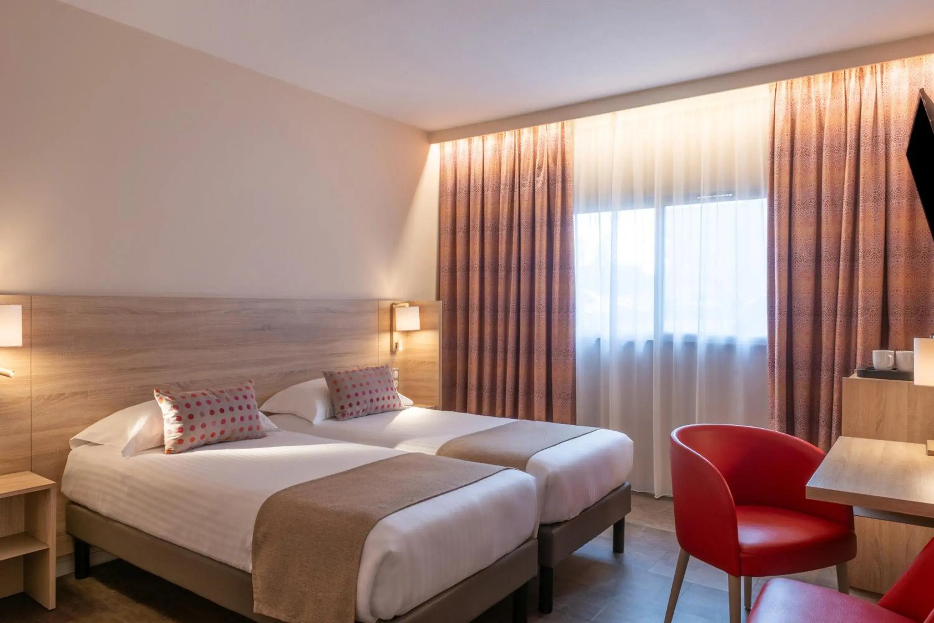 Bedroom, Bed in Hôtel L'Empreinte Bedroom, Bed in Hôtel L'Empreinte