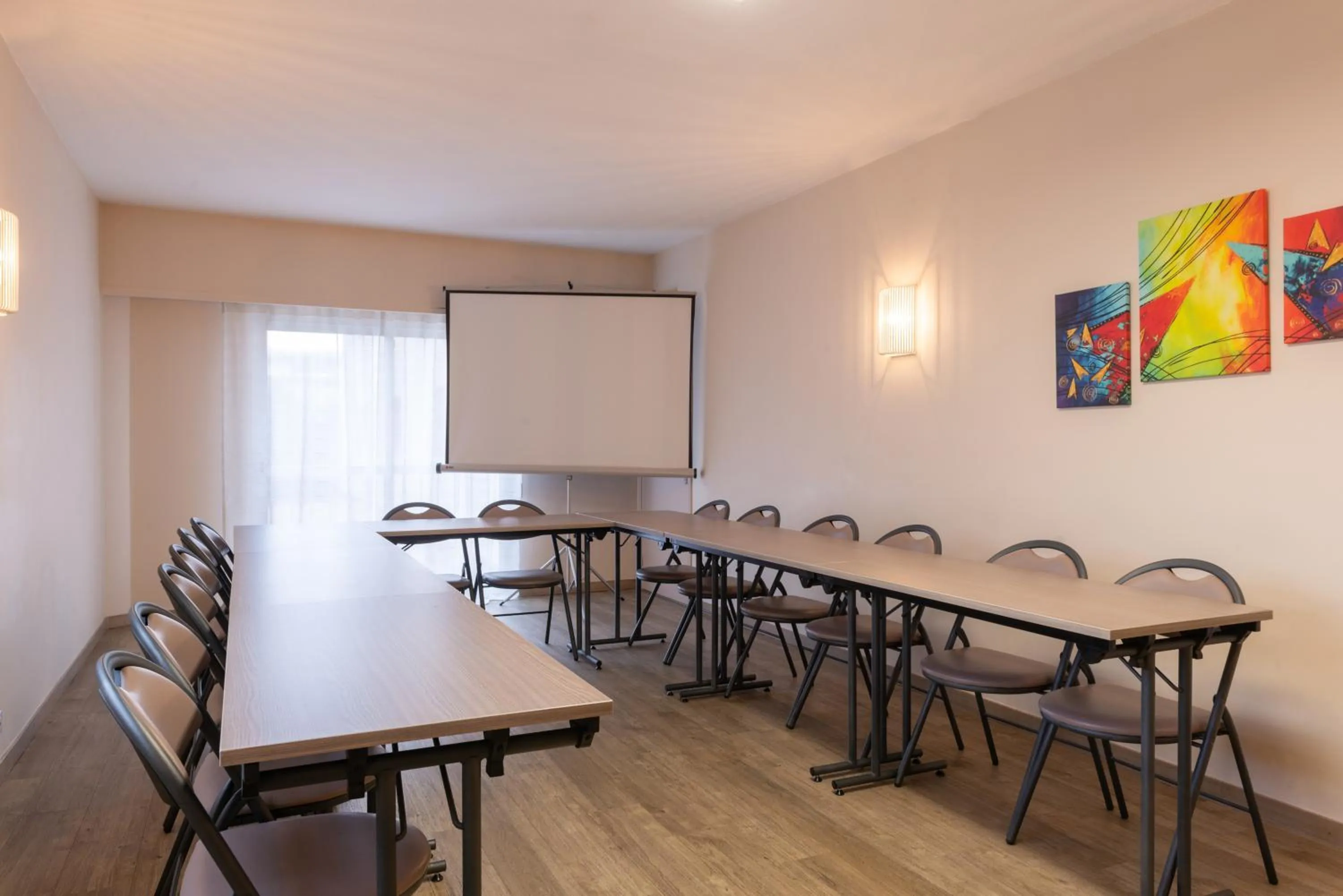 Meeting/conference room in Hôtel L'Empreinte