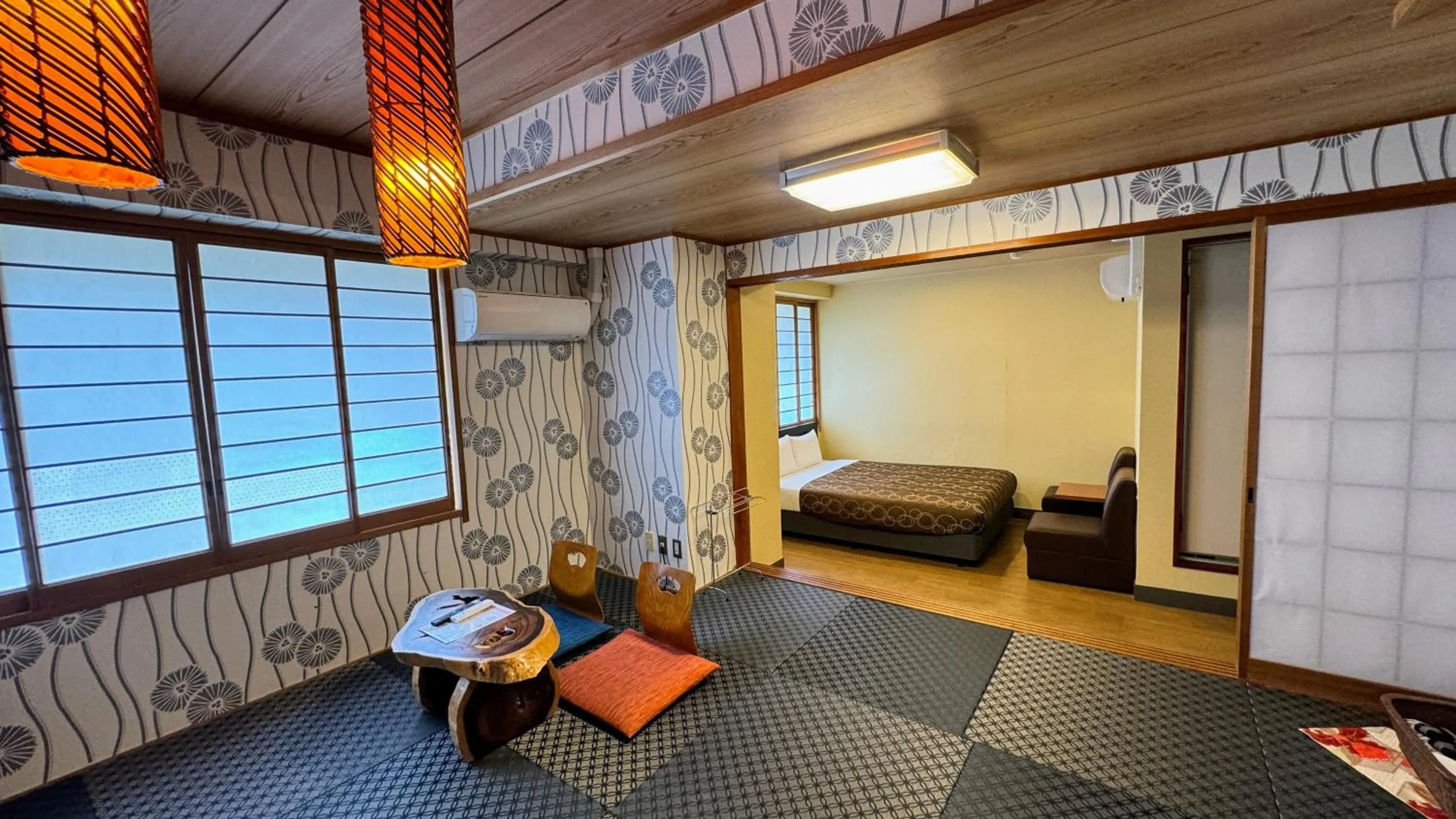 Photo of the whole room in Yufuin Akarinoyado