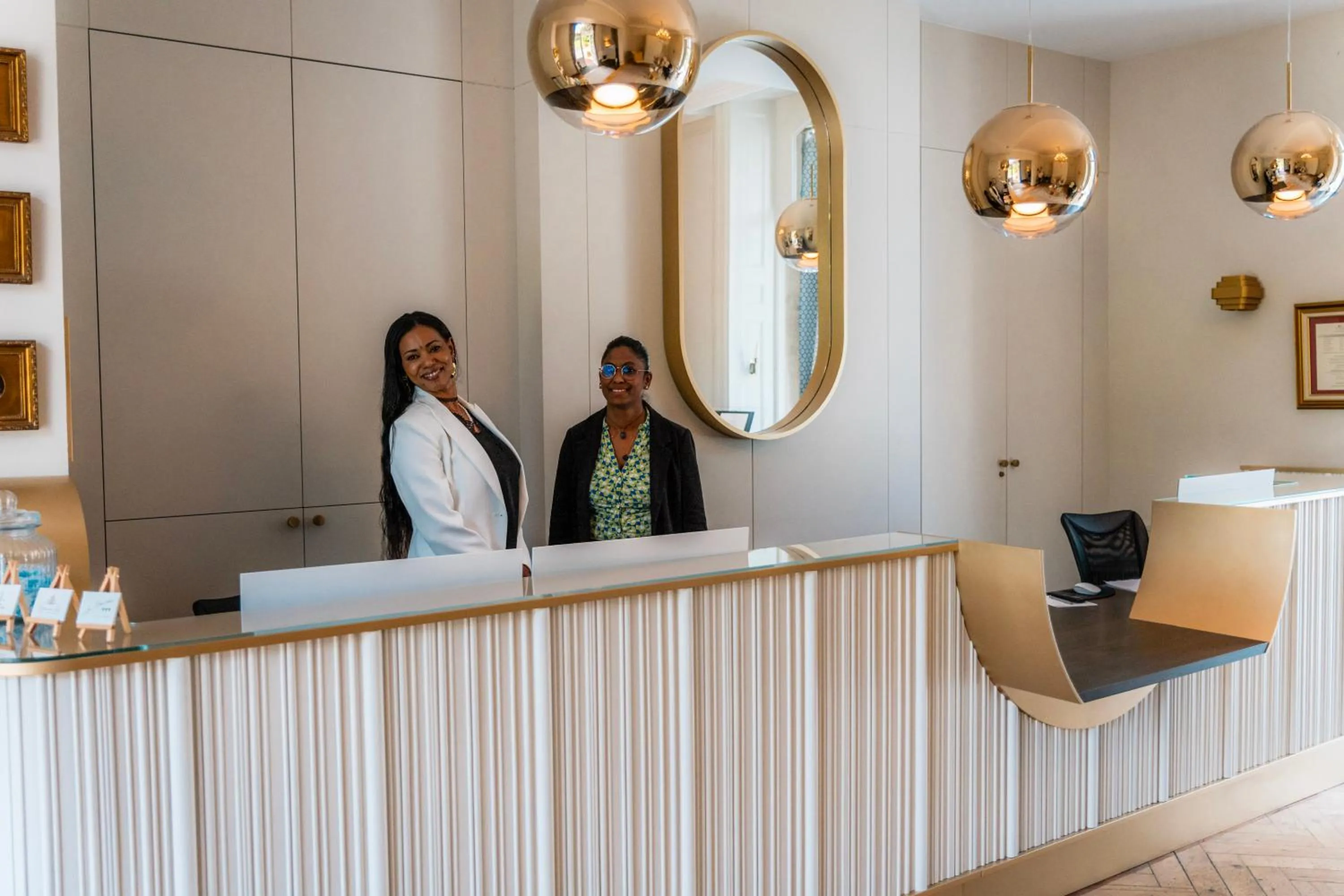 Lobby or reception in Grand Hôtel "Château de Sully" - Piscine & Spa -Teritoria