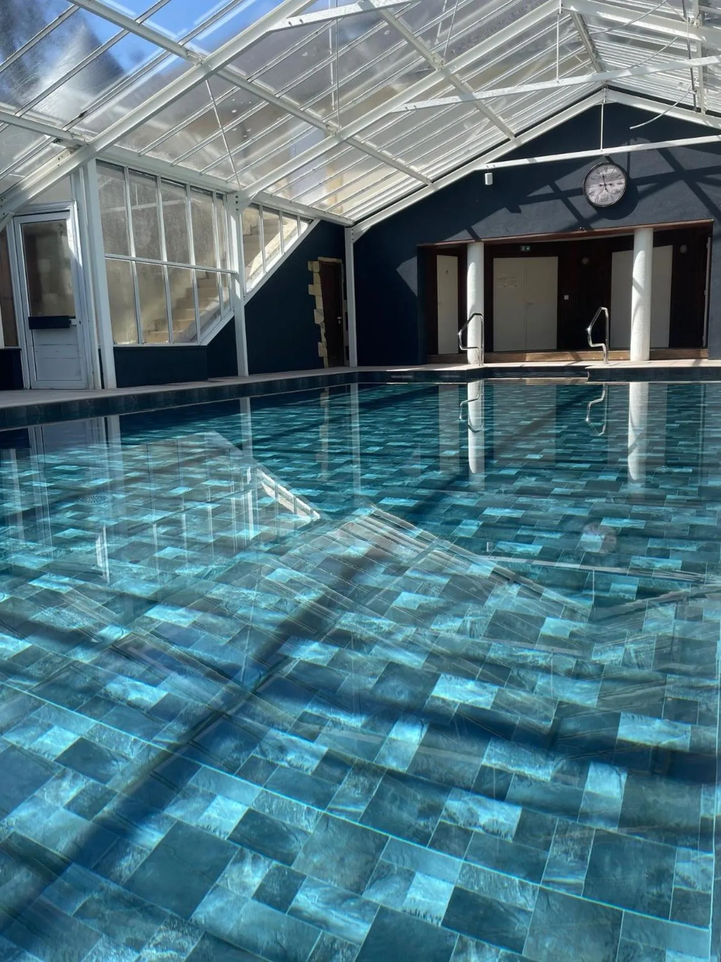 Swimming pool in Grand Hôtel "Château de Sully" - Piscine & Spa