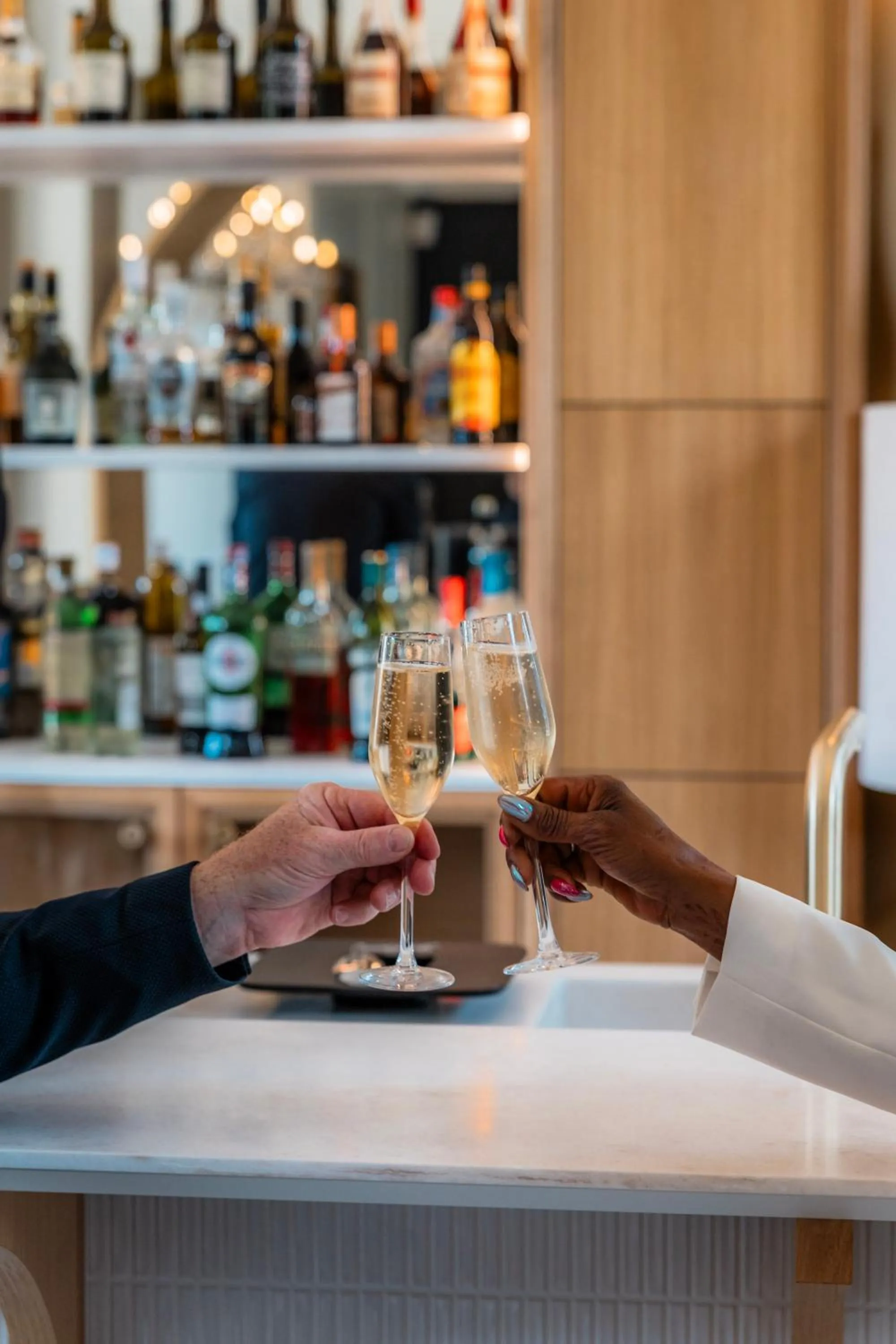 Lounge or bar in Grand Hôtel "Château de Sully" - Piscine & Spa -Teritoria