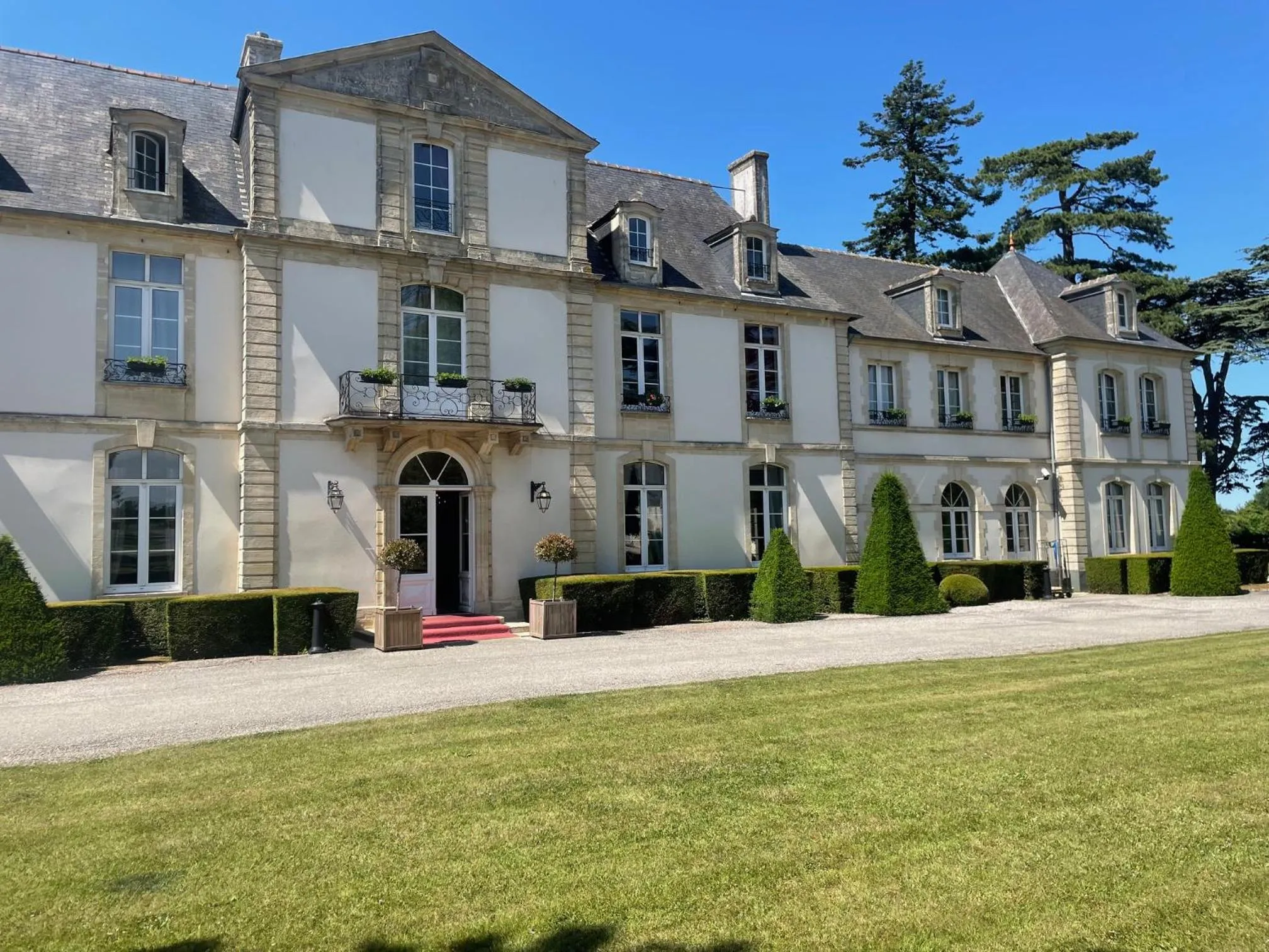 Property building in Grand Hôtel "Château de Sully" - Piscine & Spa -Teritoria
