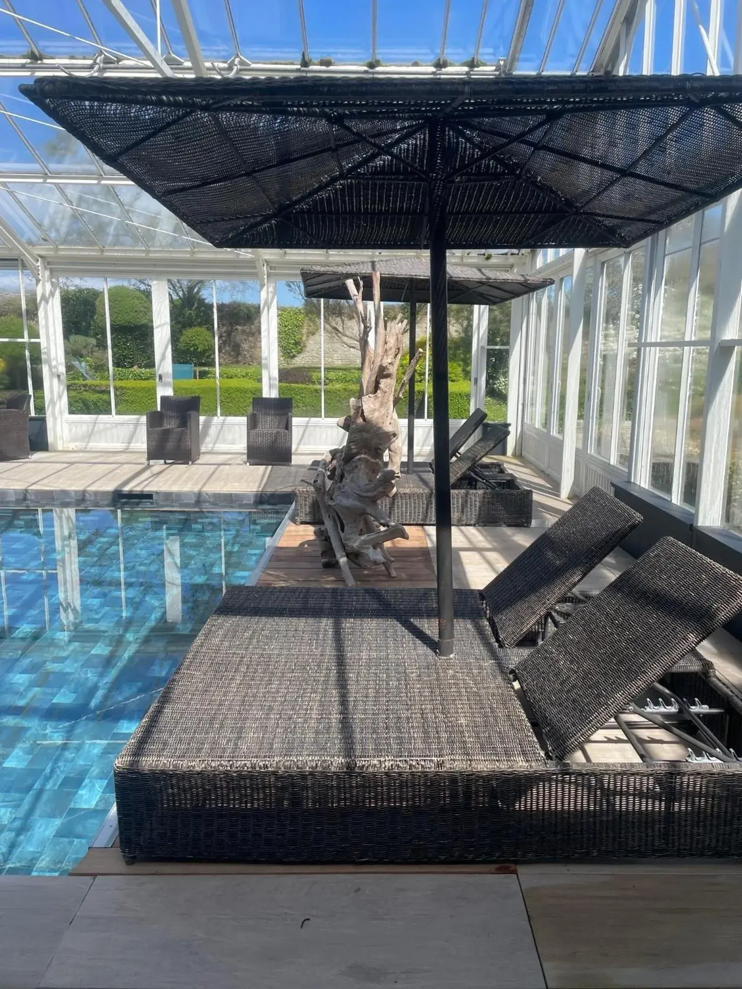 Swimming pool in Grand Hôtel "Château de Sully" - Piscine & Spa Swimming pool in Grand Hôtel "Château de Sully" - Piscine & Spa