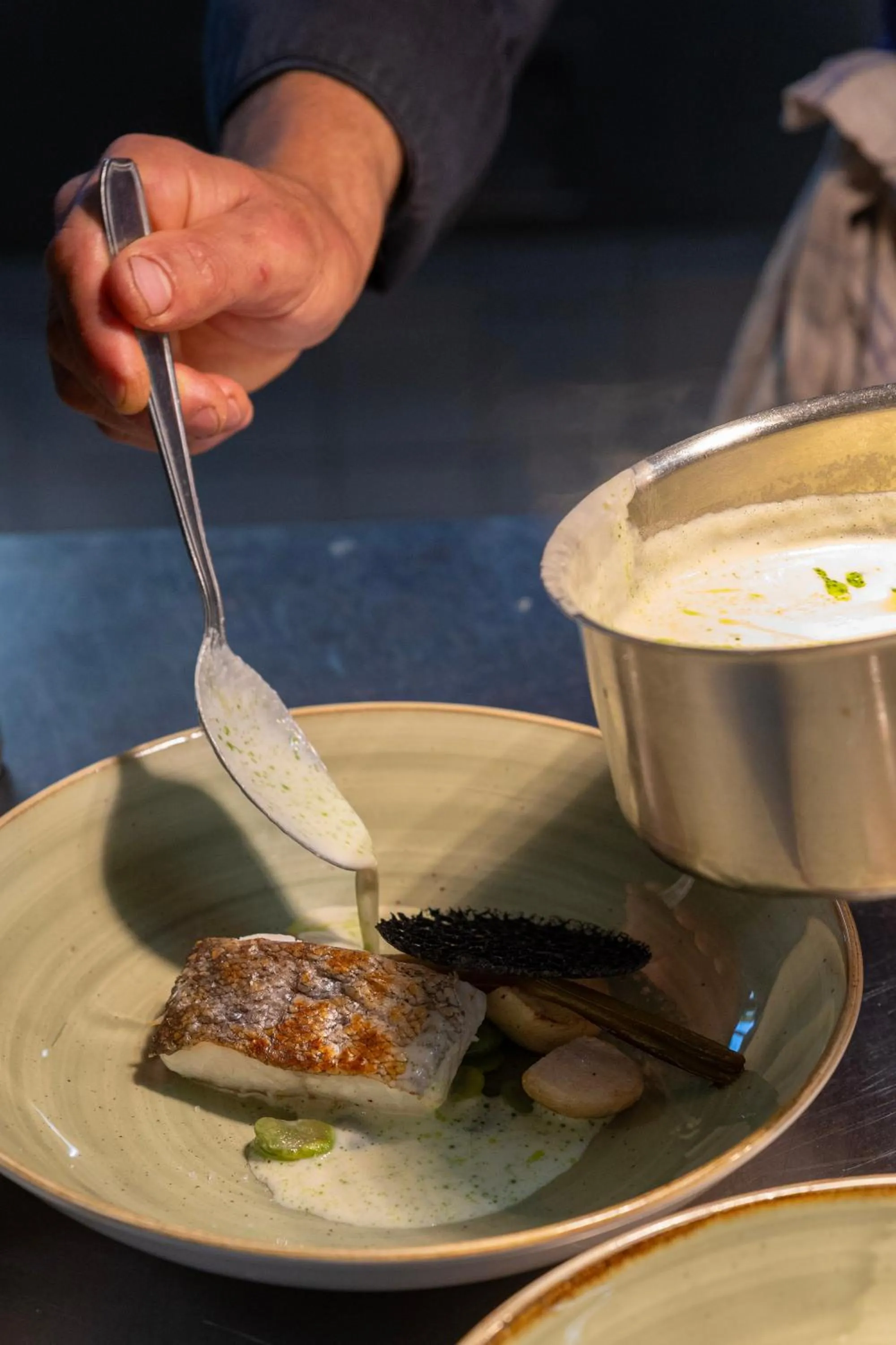 Restaurant/places to eat in Grand Hôtel "Château de Sully" - Piscine & Spa -Teritoria