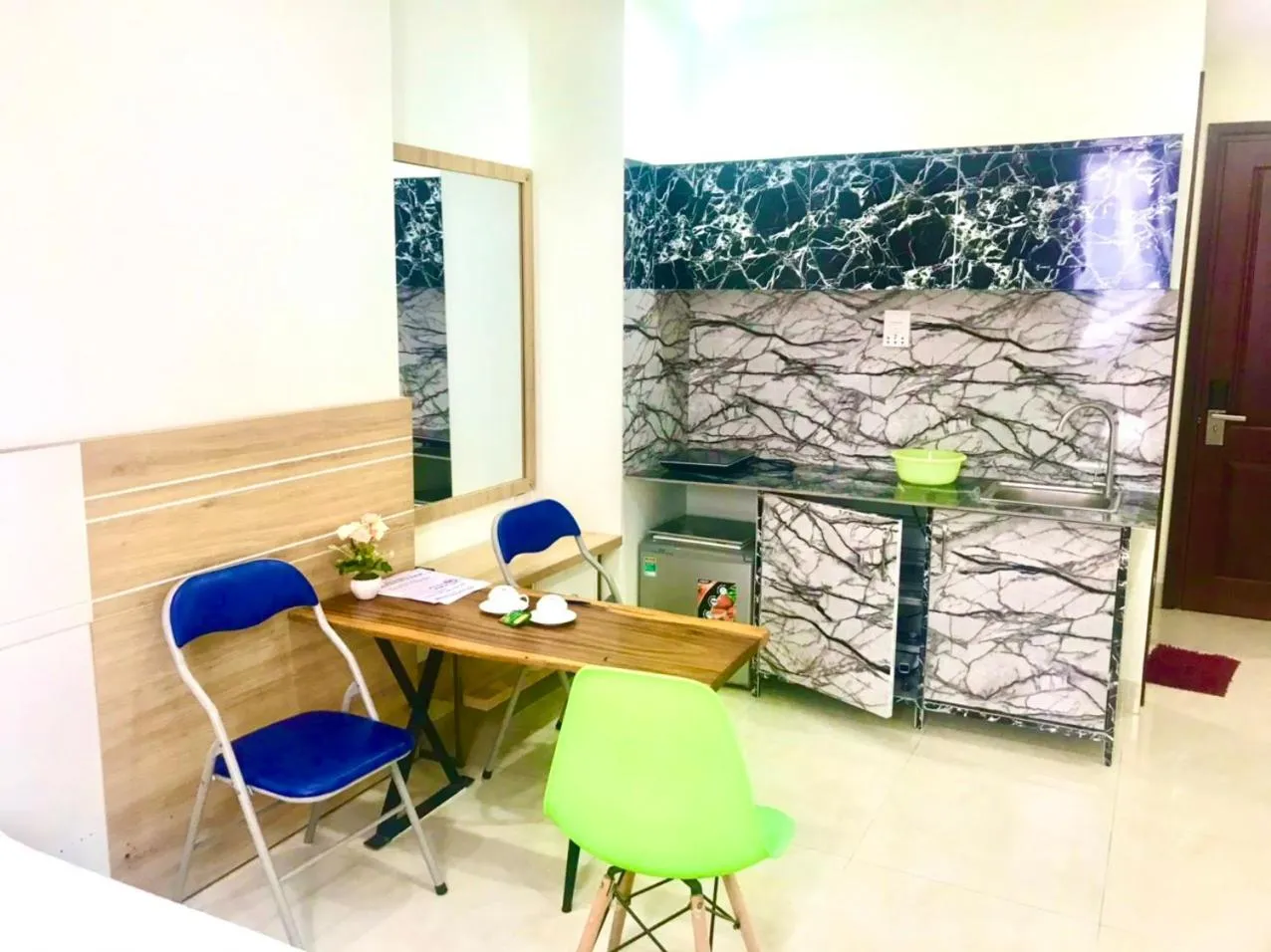 Seating area in Moschino HT