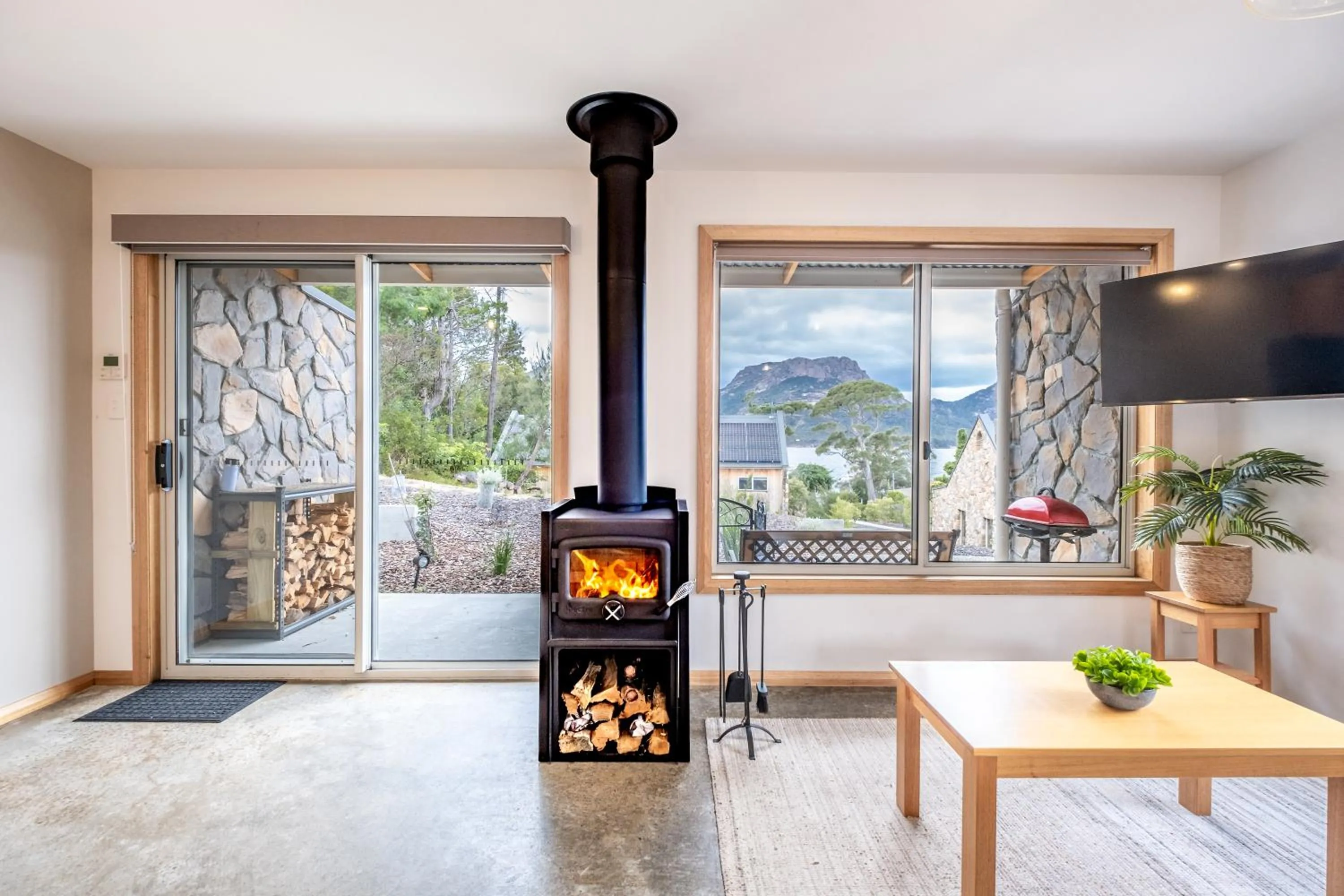 Freycinet Stone Studio 7 - Quartz