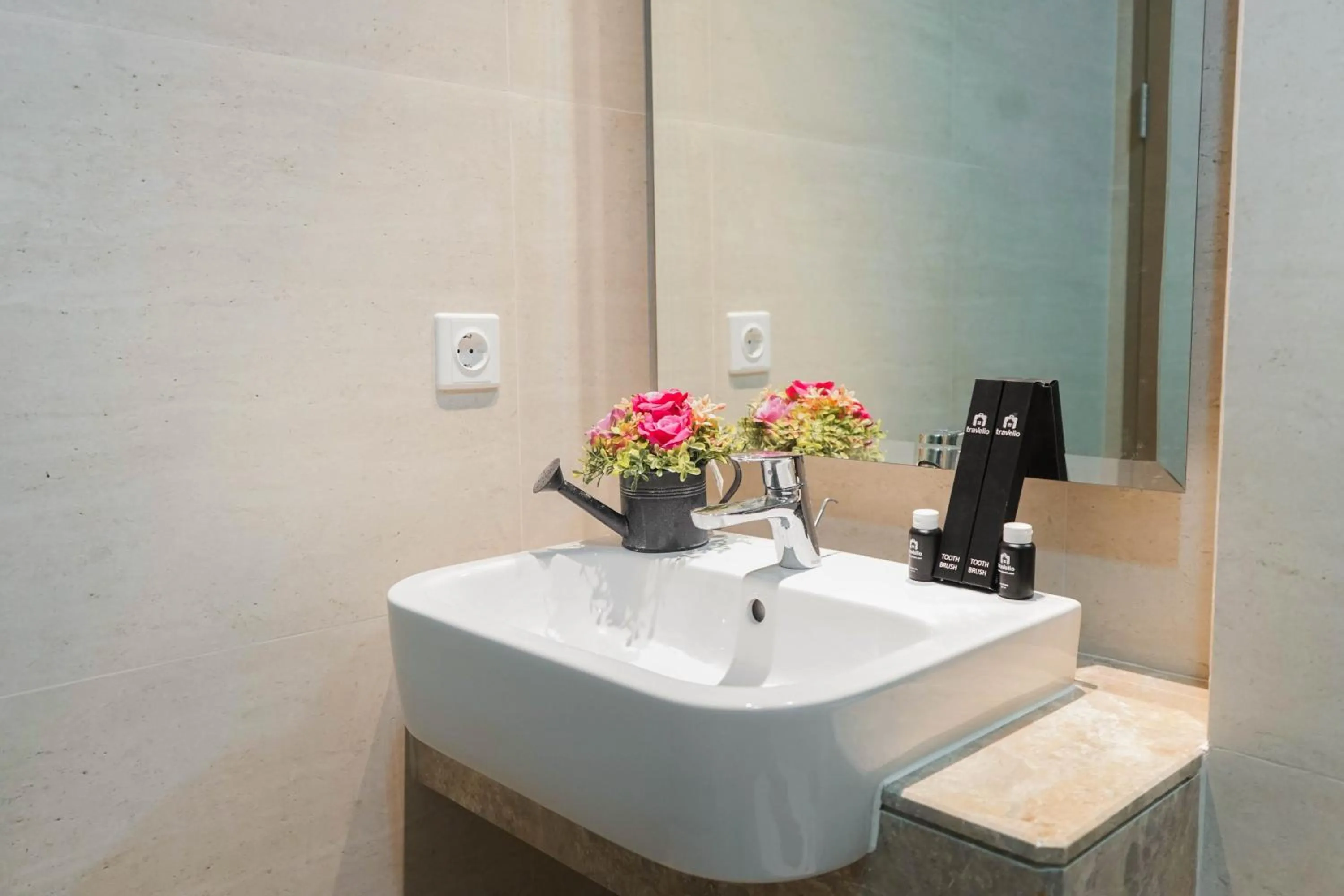 New Furnished Studio with Sea View at Gold Coast Apartment By Travelio