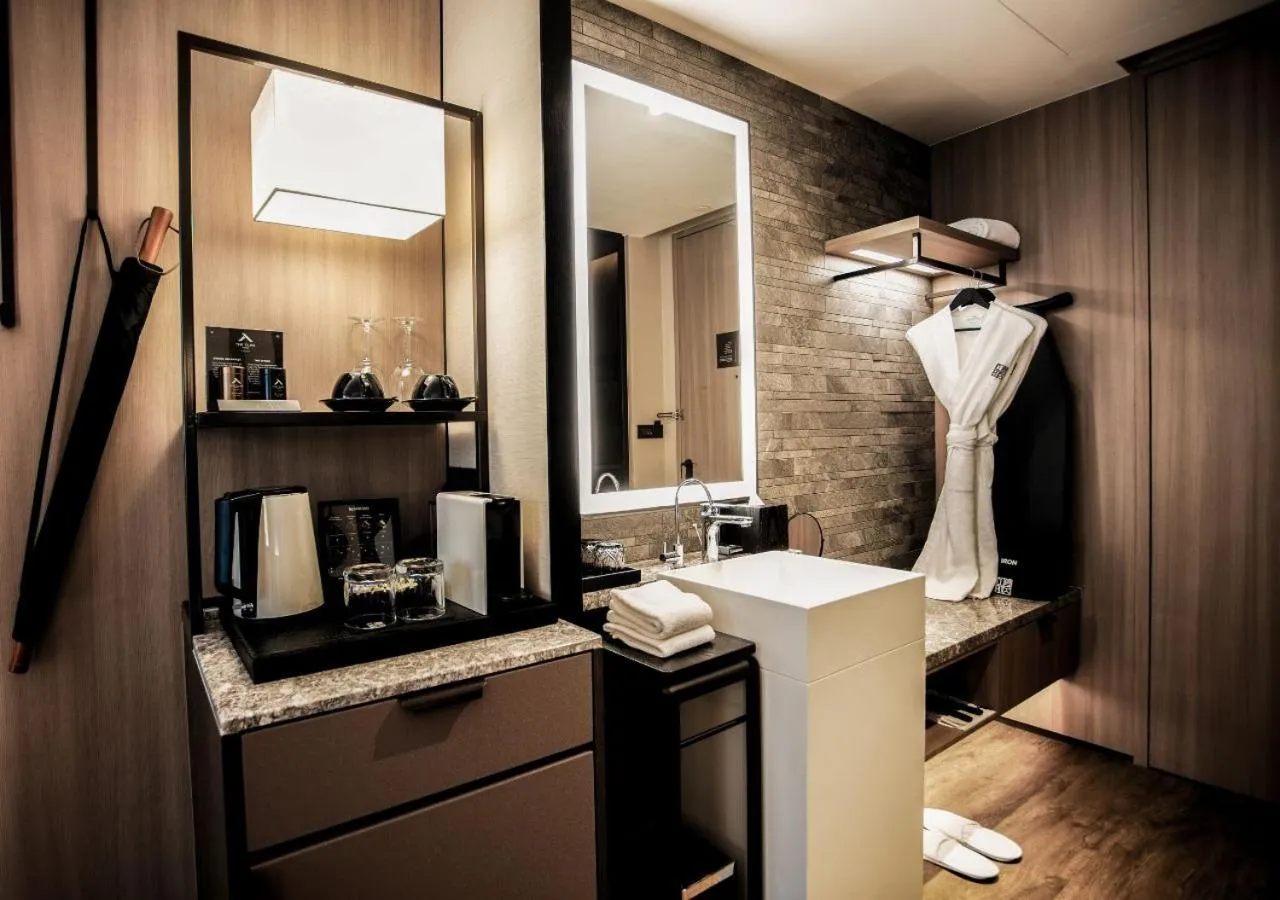 Coffee/tea facilities in The Clan Hotel Singapore by Far East Hospitality