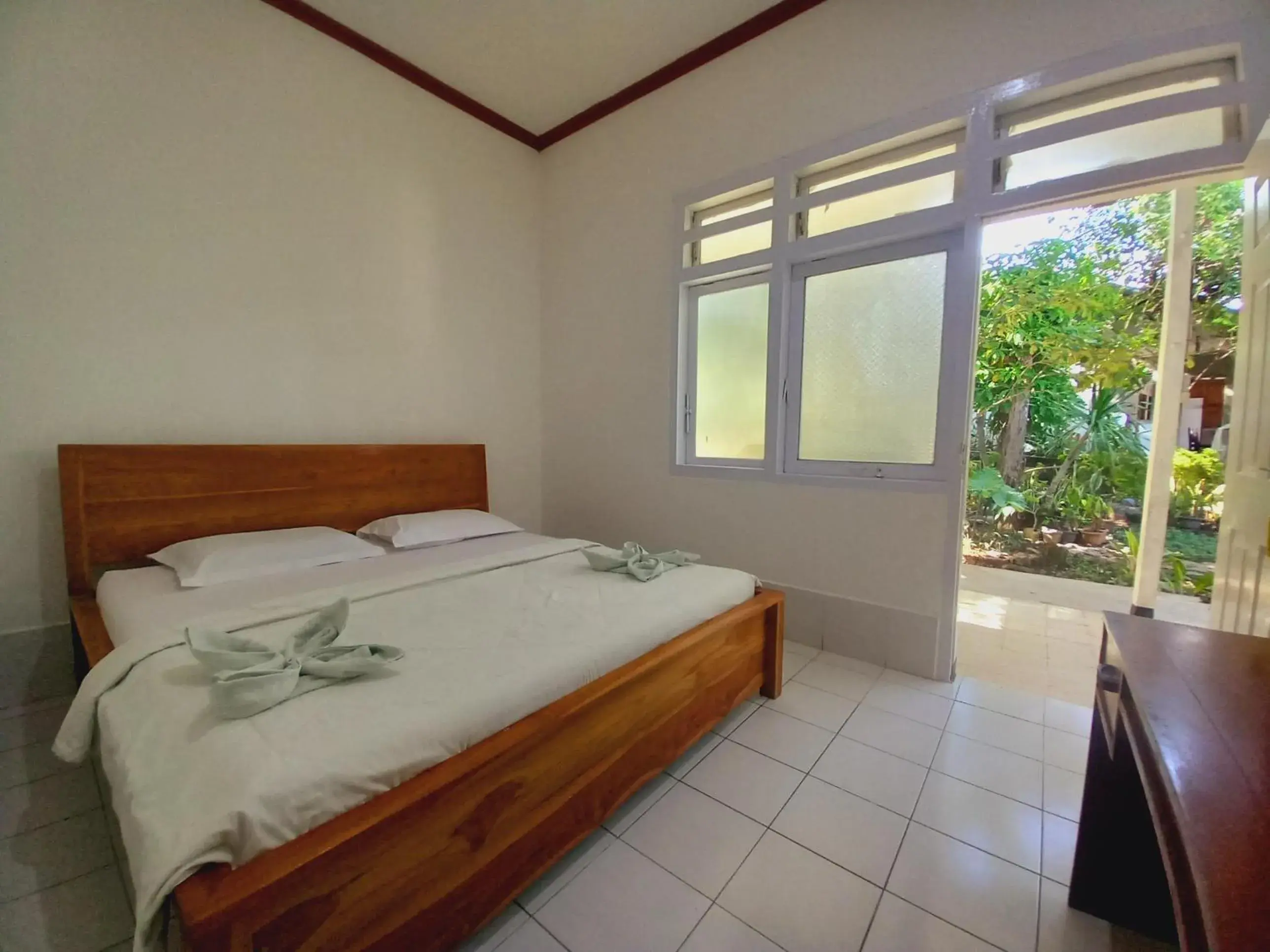 Bajo Hotel Bajo Hotel