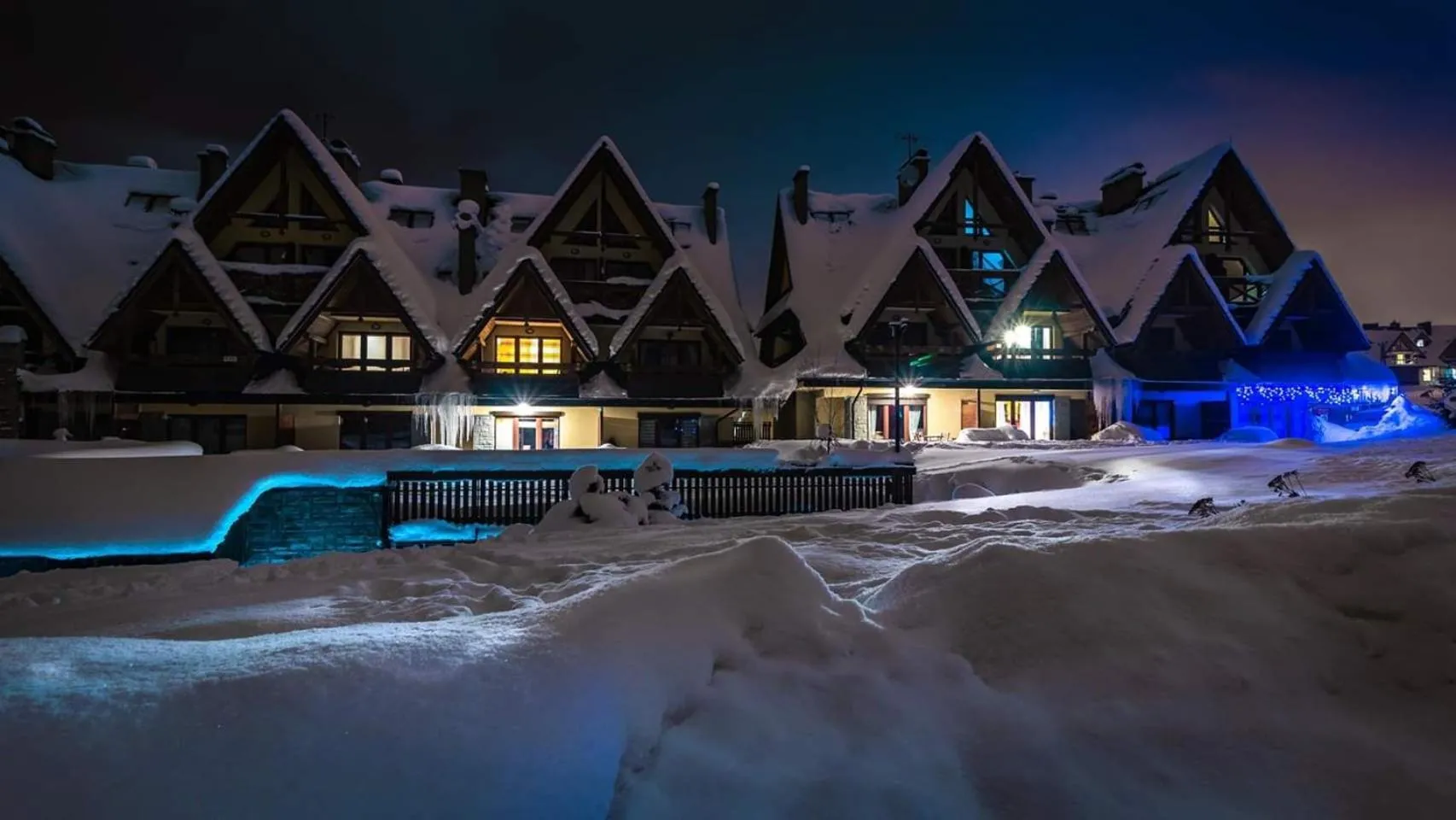 Property building in Apartament Giewont