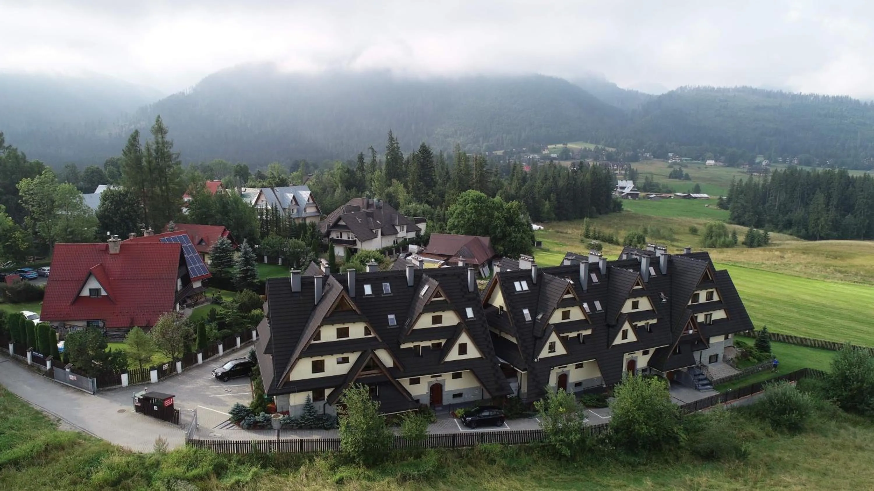Property building in Apartament Giewont