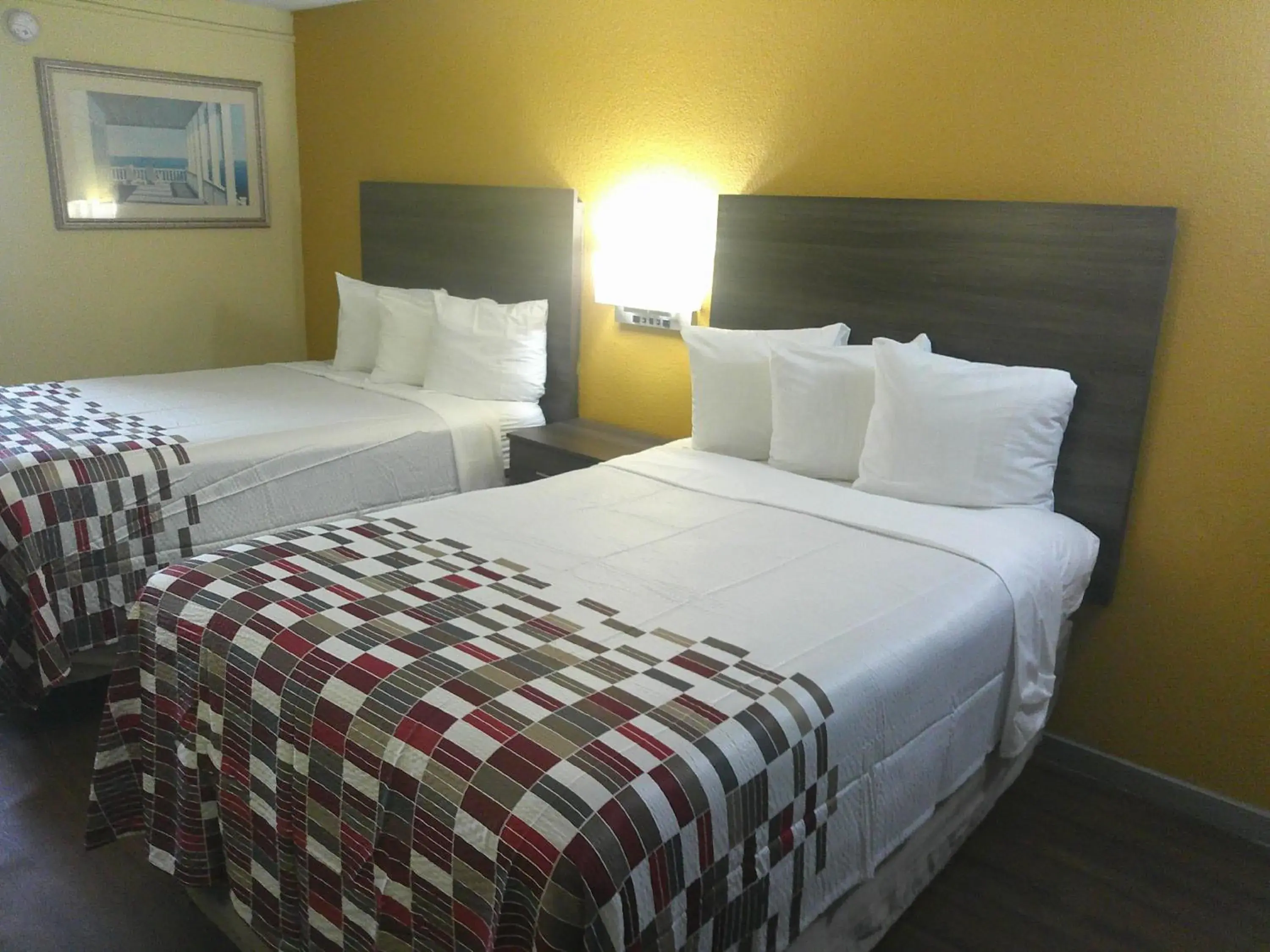 Superior Room with Two Double Beds Non-Smoking in Red Roof Inn Hampton Coliseum Superior Room with Two Double Beds Non-Smoking in Red Roof Inn Hampton Coliseum