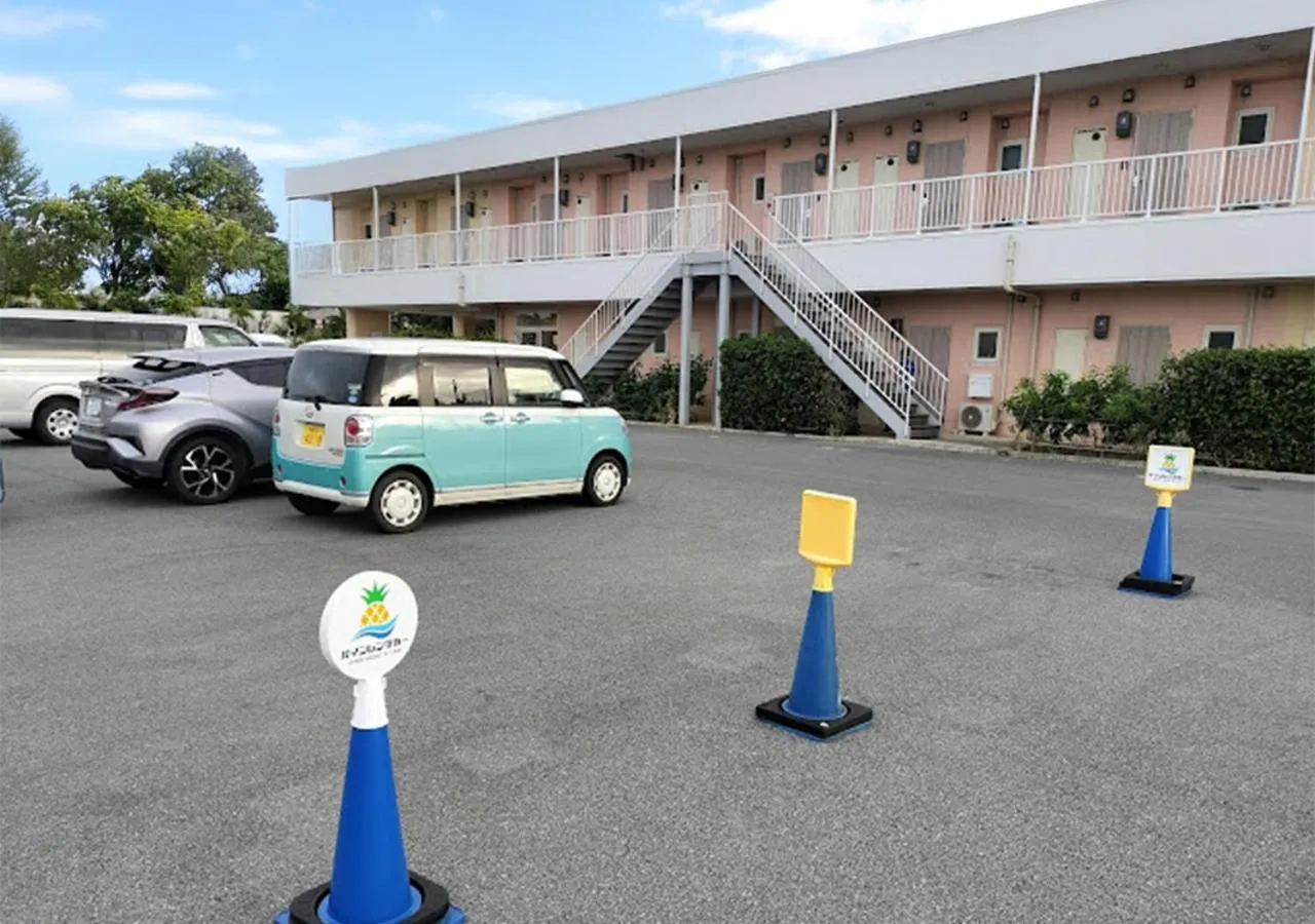Parking in Pine Hills Hotel Miyakojima