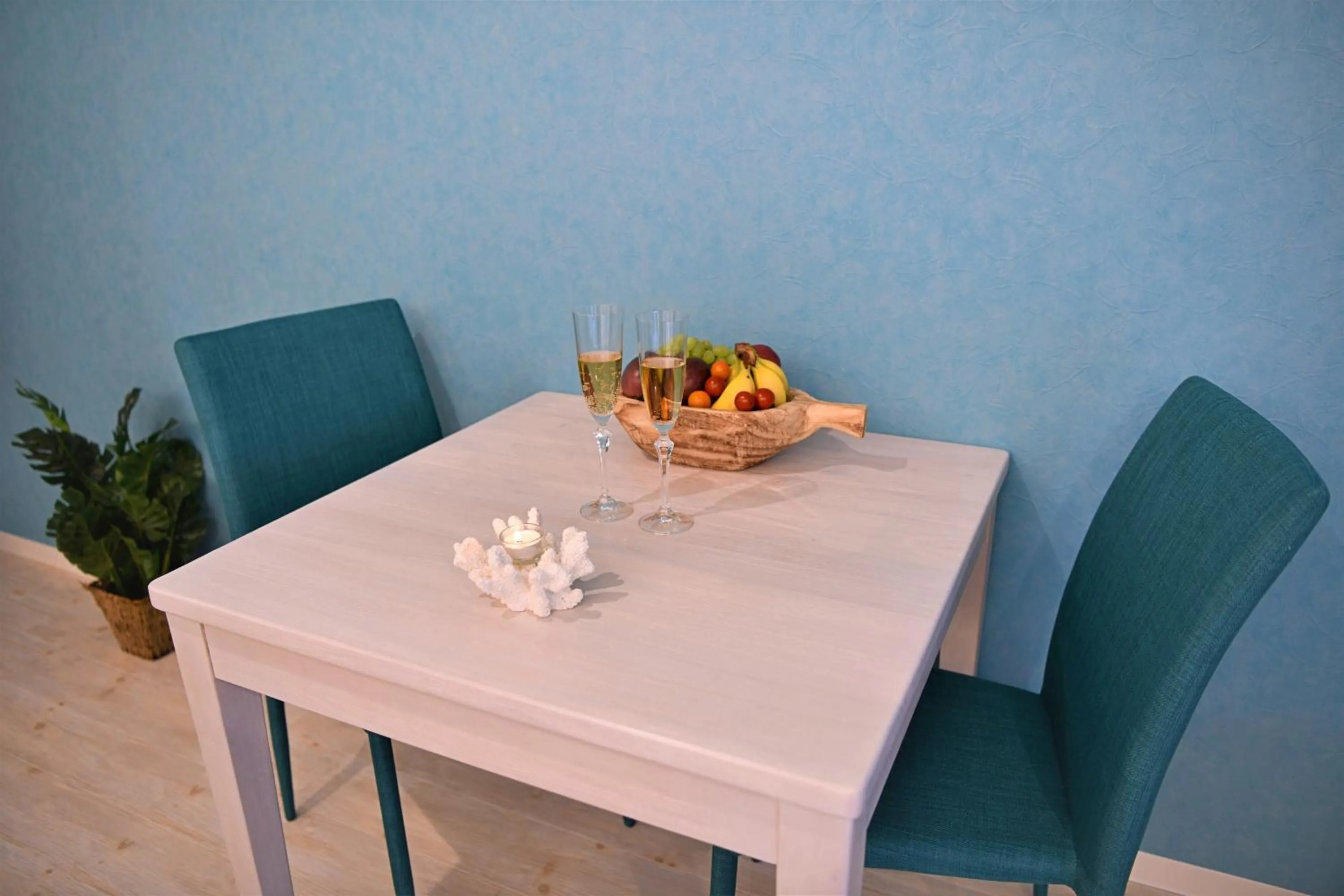 Seating area in Pine Hills Hotel Miyakojima