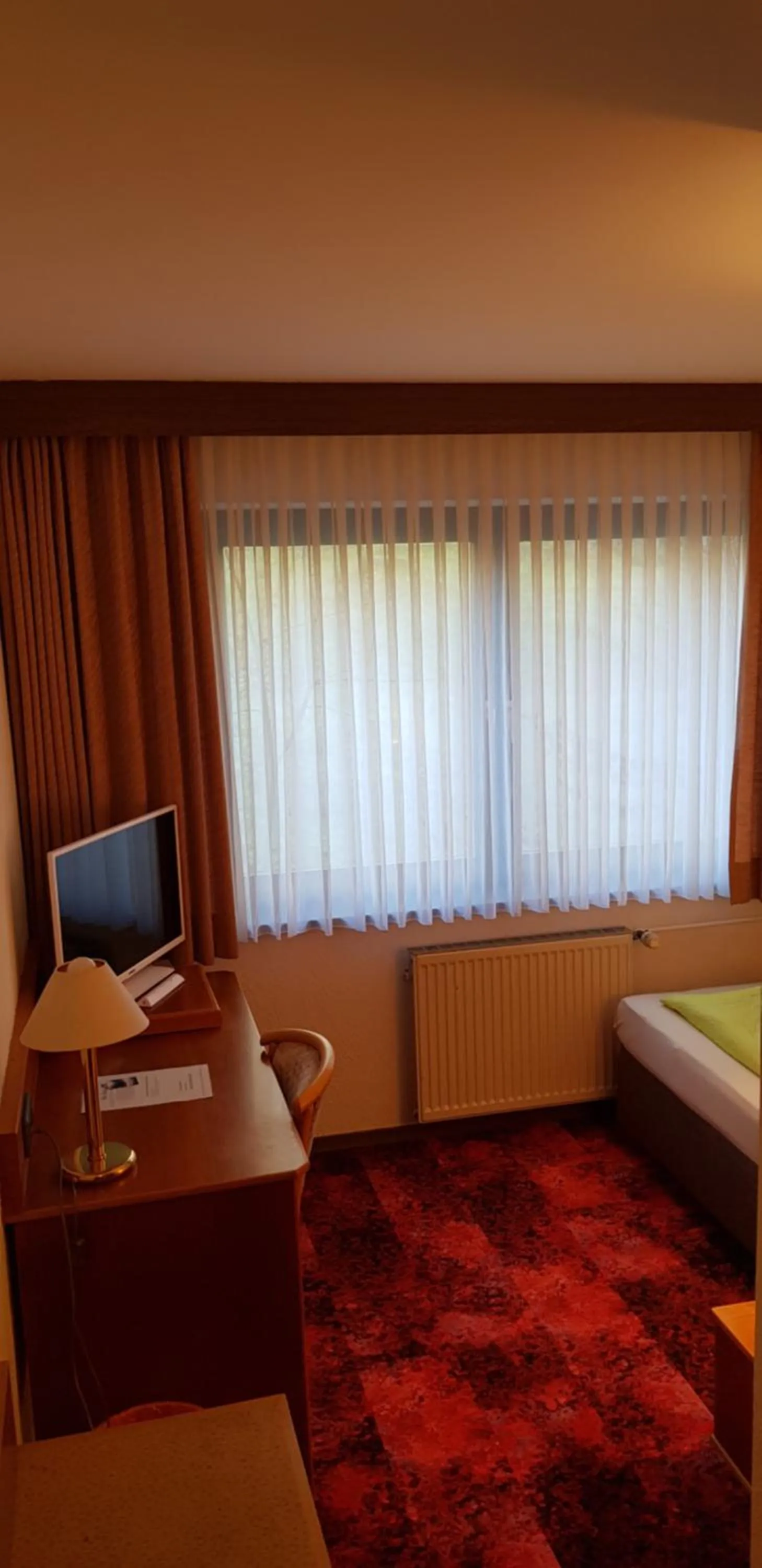 TV and multimedia, Bed in Panorama Hotel Pension Frohnau