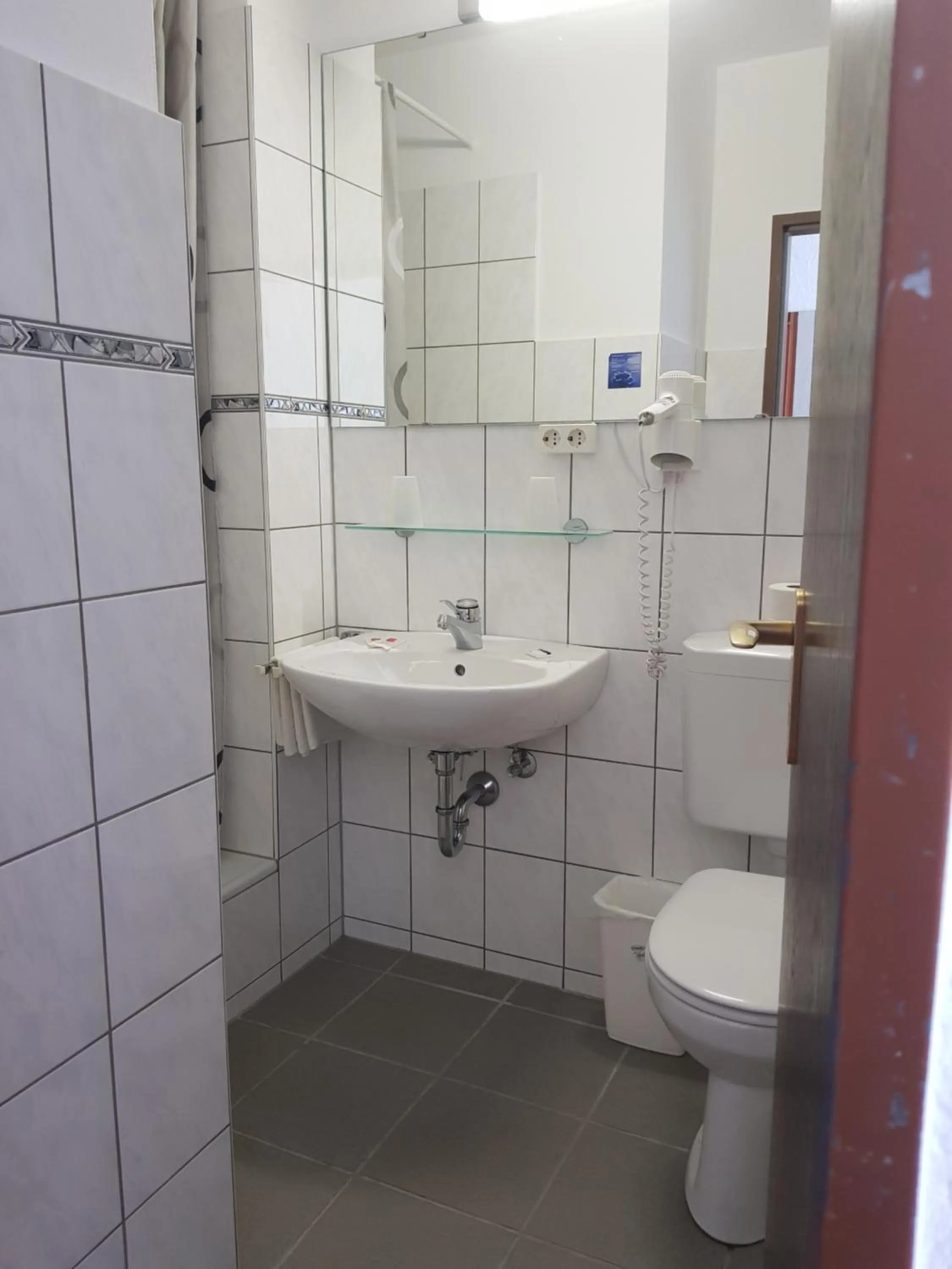 Shower in Panorama Hotel Pension Frohnau