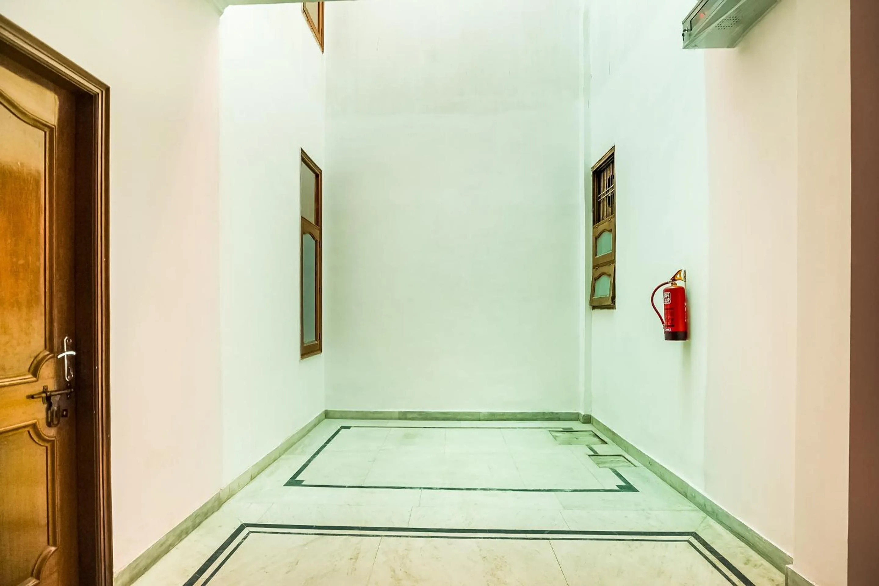 Lobby or reception in Hotel O Royal Inn