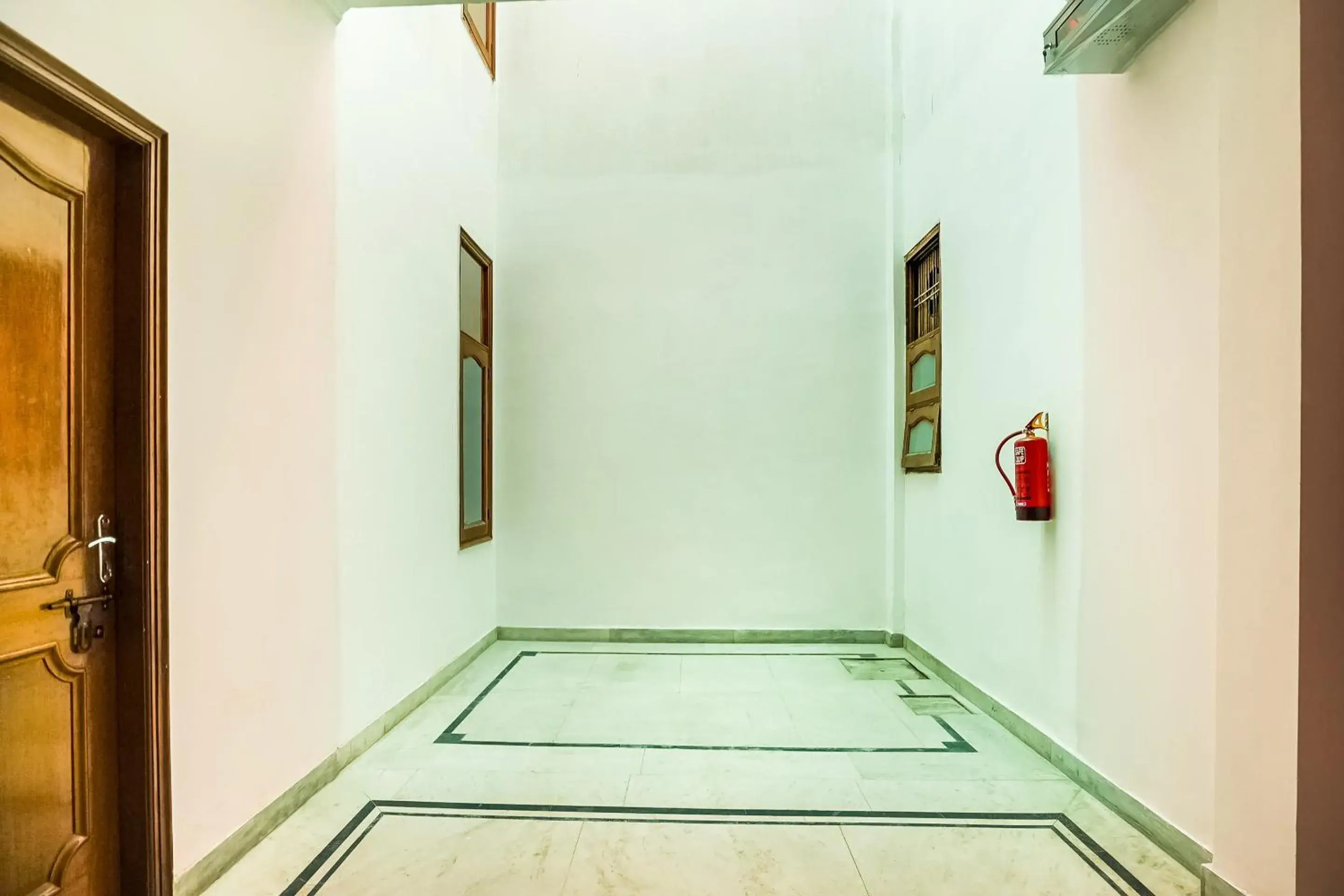 Lobby or reception in Hotel O Royal Inn Lobby or reception in Hotel O Royal Inn