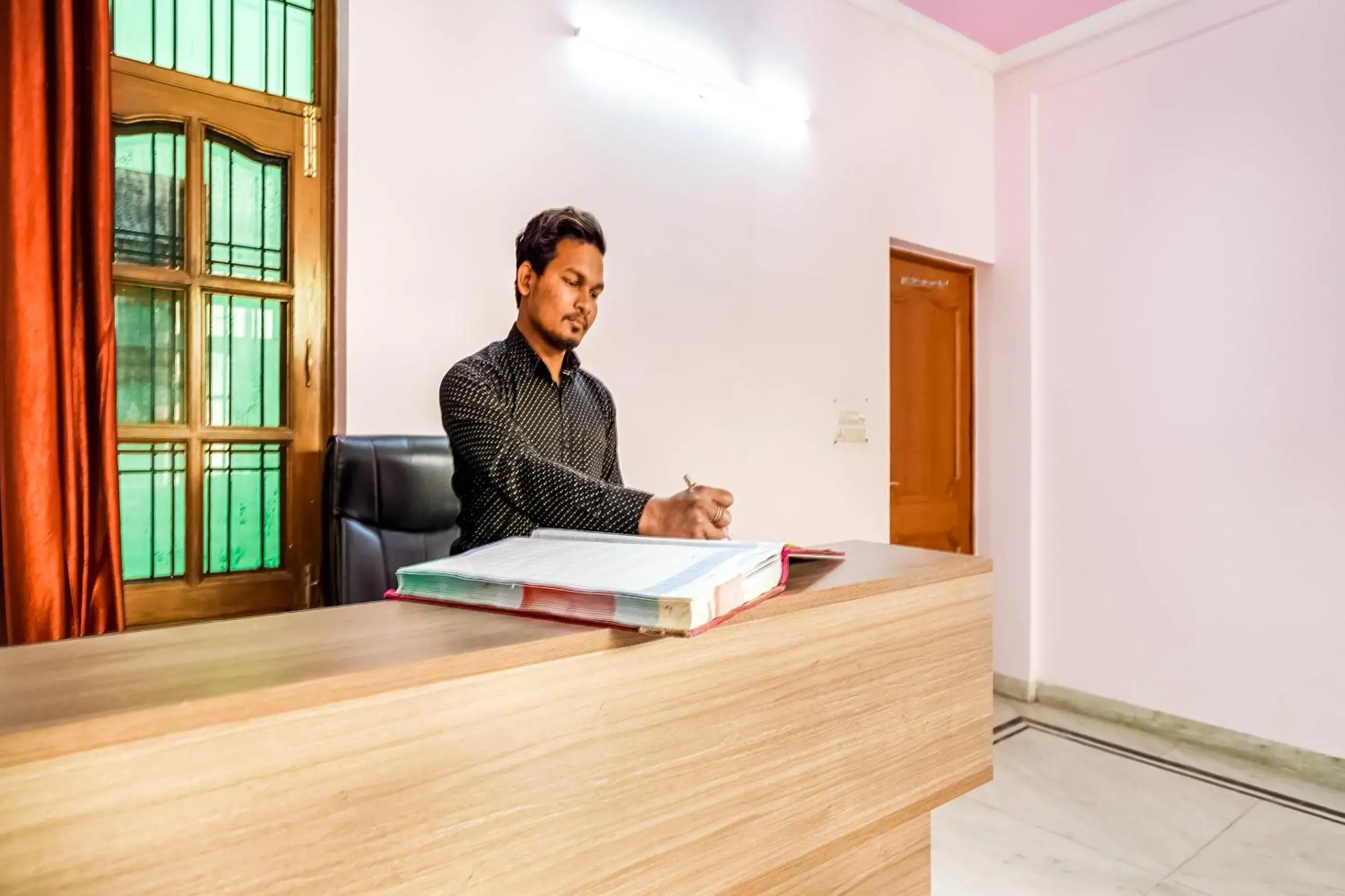 Lobby or reception in Hotel O Royal Inn Lobby or reception in Hotel O Royal Inn